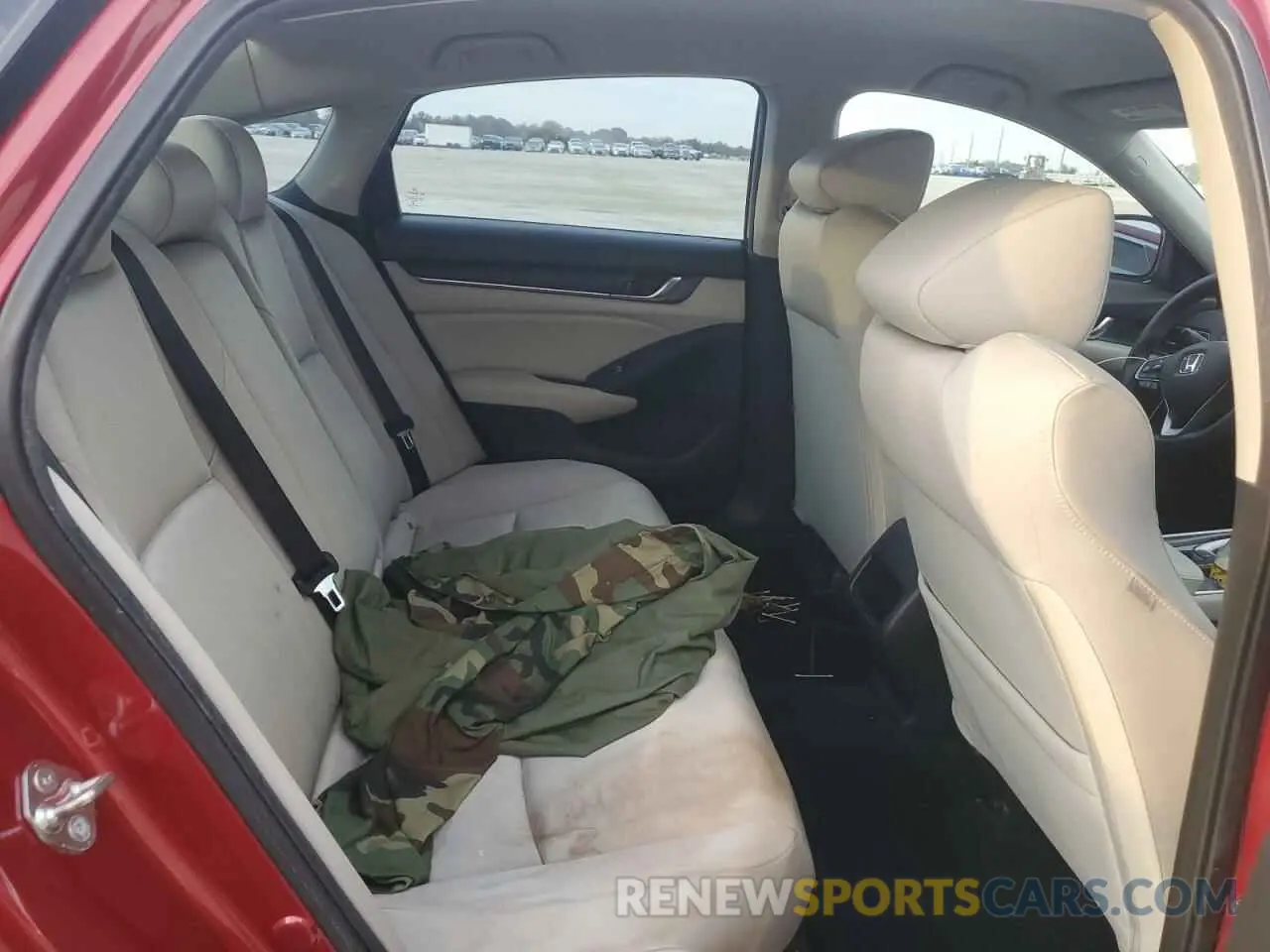 10 Photograph of a damaged car 1HGCV1F15KA083251 HONDA ACCORD 2019