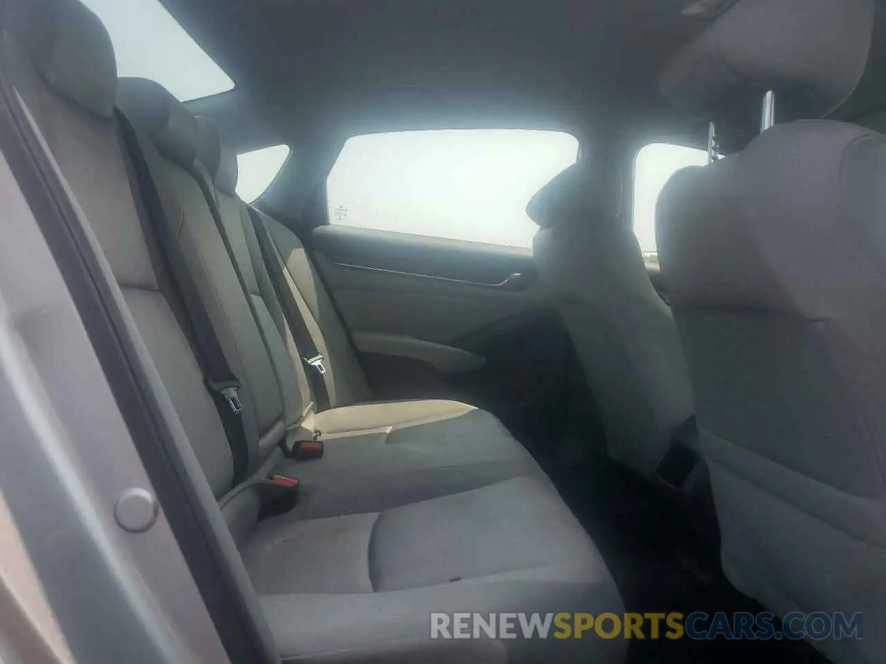 10 Photograph of a damaged car 1HGCV1F15KA111422 HONDA ACCORD 2019