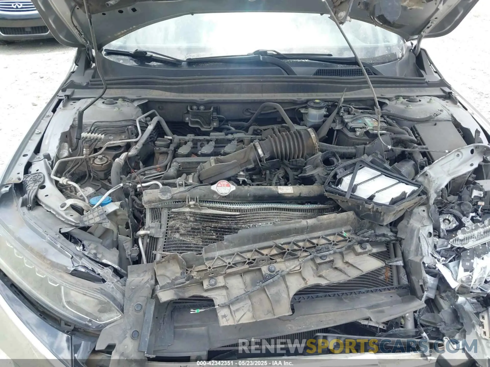 10 Photograph of a damaged car 1HGCV1F16KA008722 HONDA ACCORD 2019