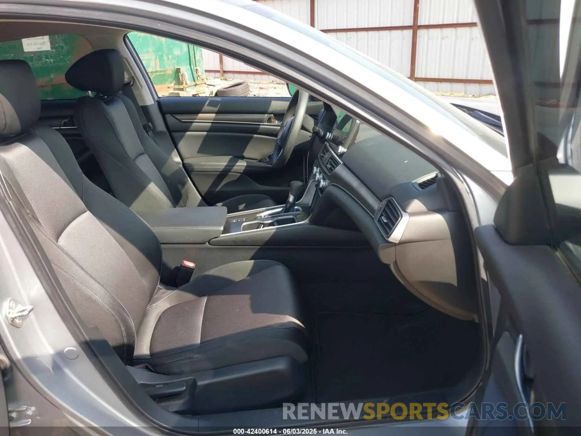 5 Photograph of a damaged car 1HGCV1F16KA011569 HONDA ACCORD 2019