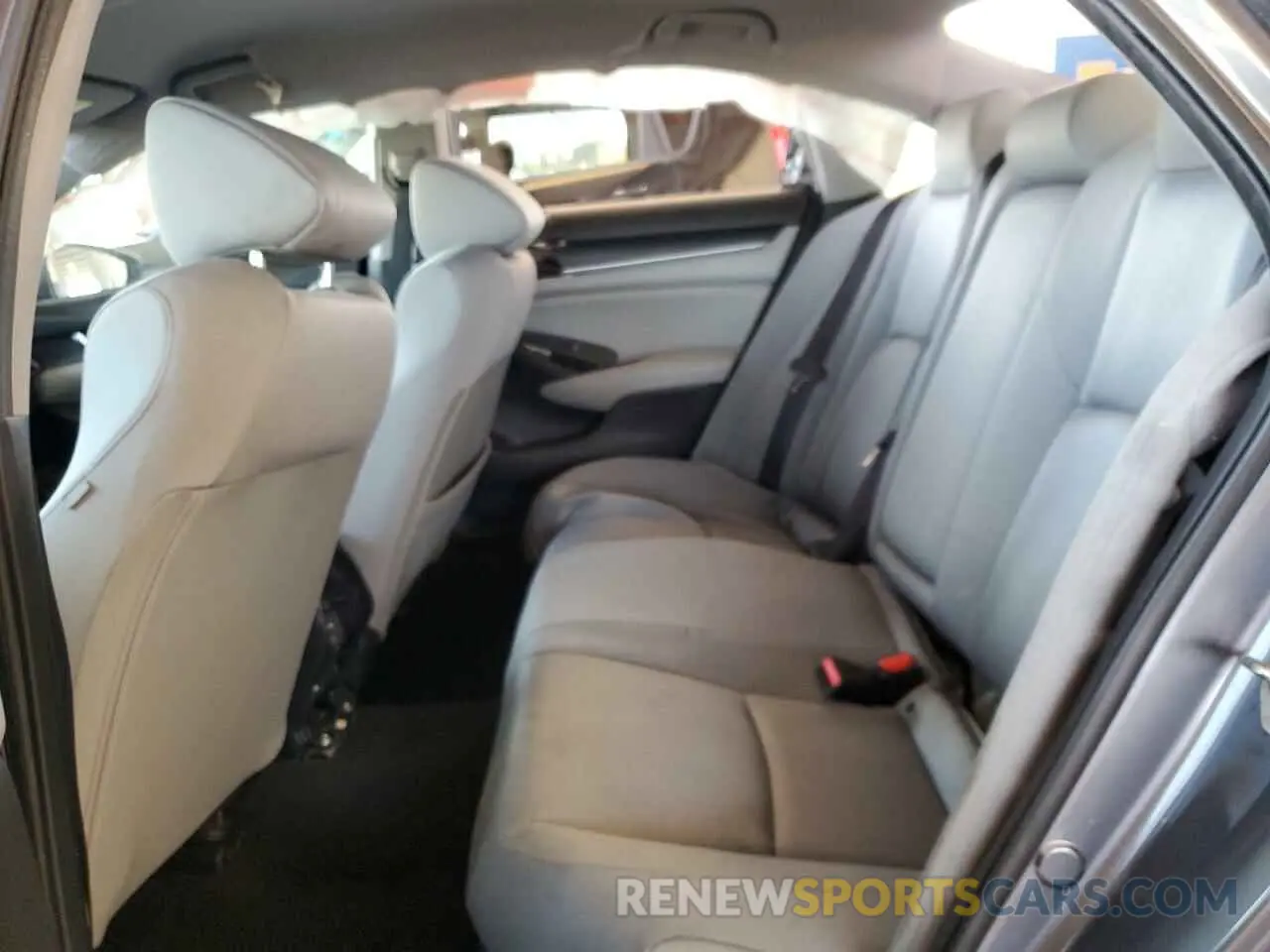 10 Photograph of a damaged car 1HGCV1F16KA015380 HONDA ACCORD 2019