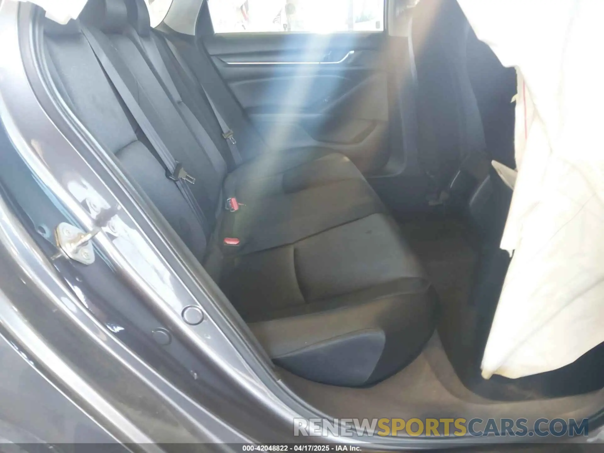 8 Photograph of a damaged car 1HGCV1F16KA088622 HONDA ACCORD 2019