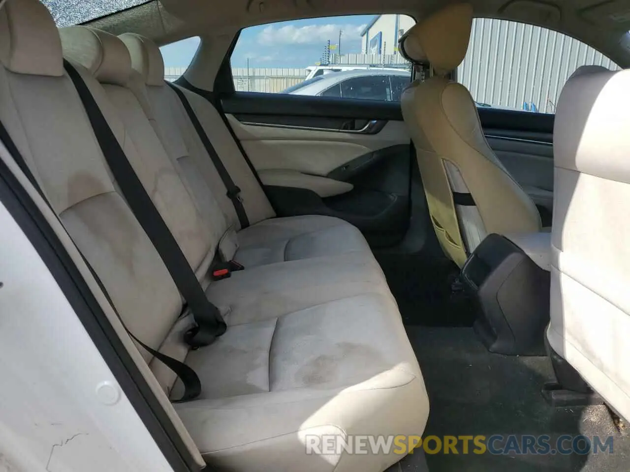 10 Photograph of a damaged car 1HGCV1F16KA092475 HONDA ACCORD 2019
