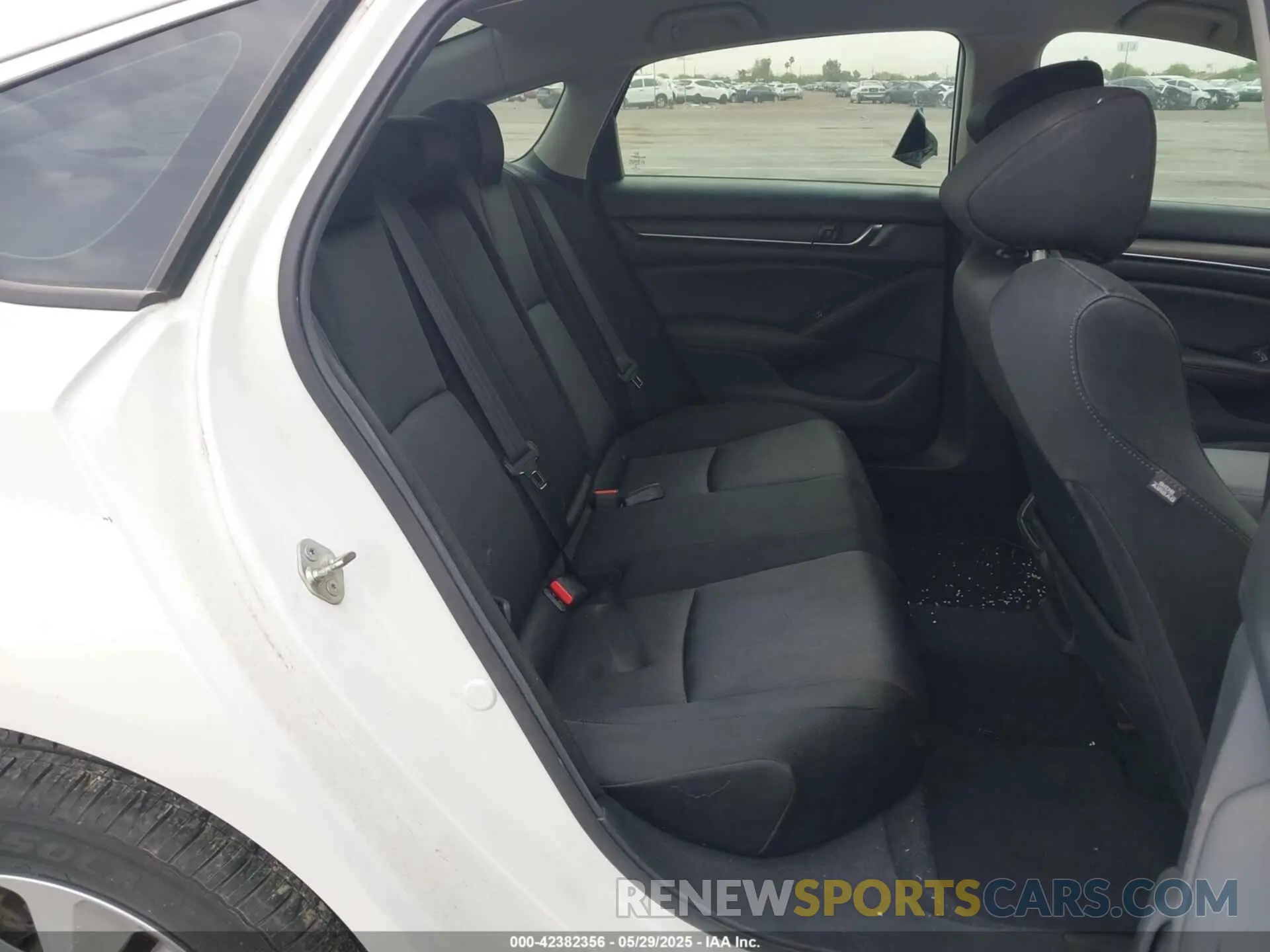 8 Photograph of a damaged car 1HGCV1F16KA097000 HONDA ACCORD 2019