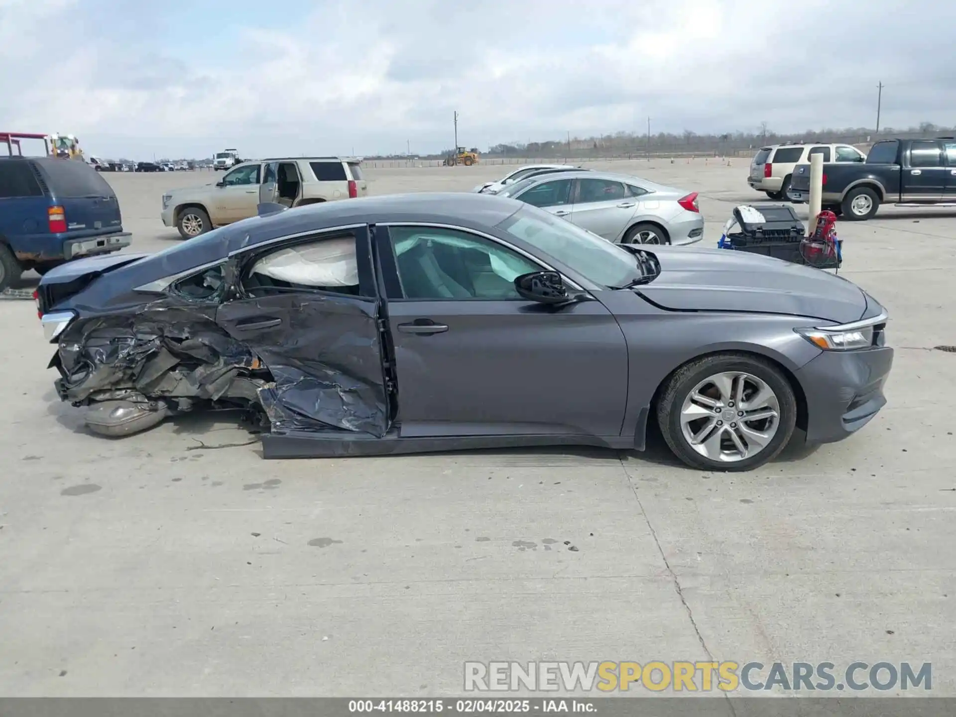 13 Photograph of a damaged car 1HGCV1F16KA125300 HONDA ACCORD 2019