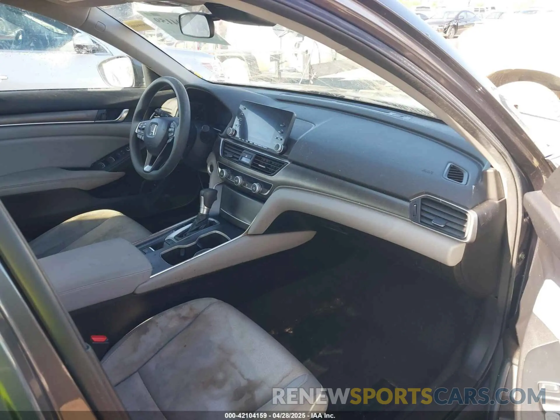 5 Photograph of a damaged car 1HGCV1F16KA126995 HONDA ACCORD 2019