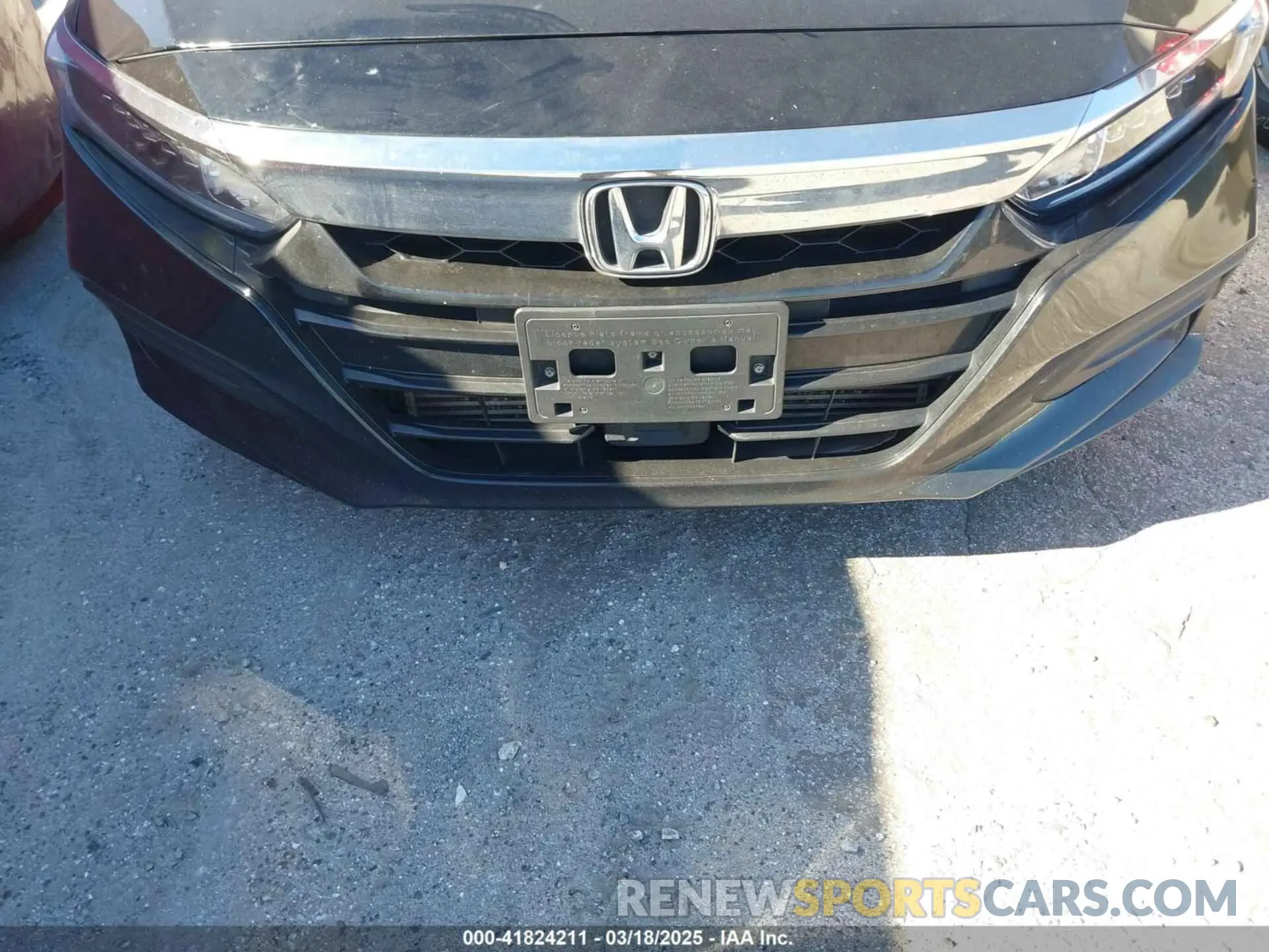 6 Photograph of a damaged car 1HGCV1F16KA132408 HONDA ACCORD 2019