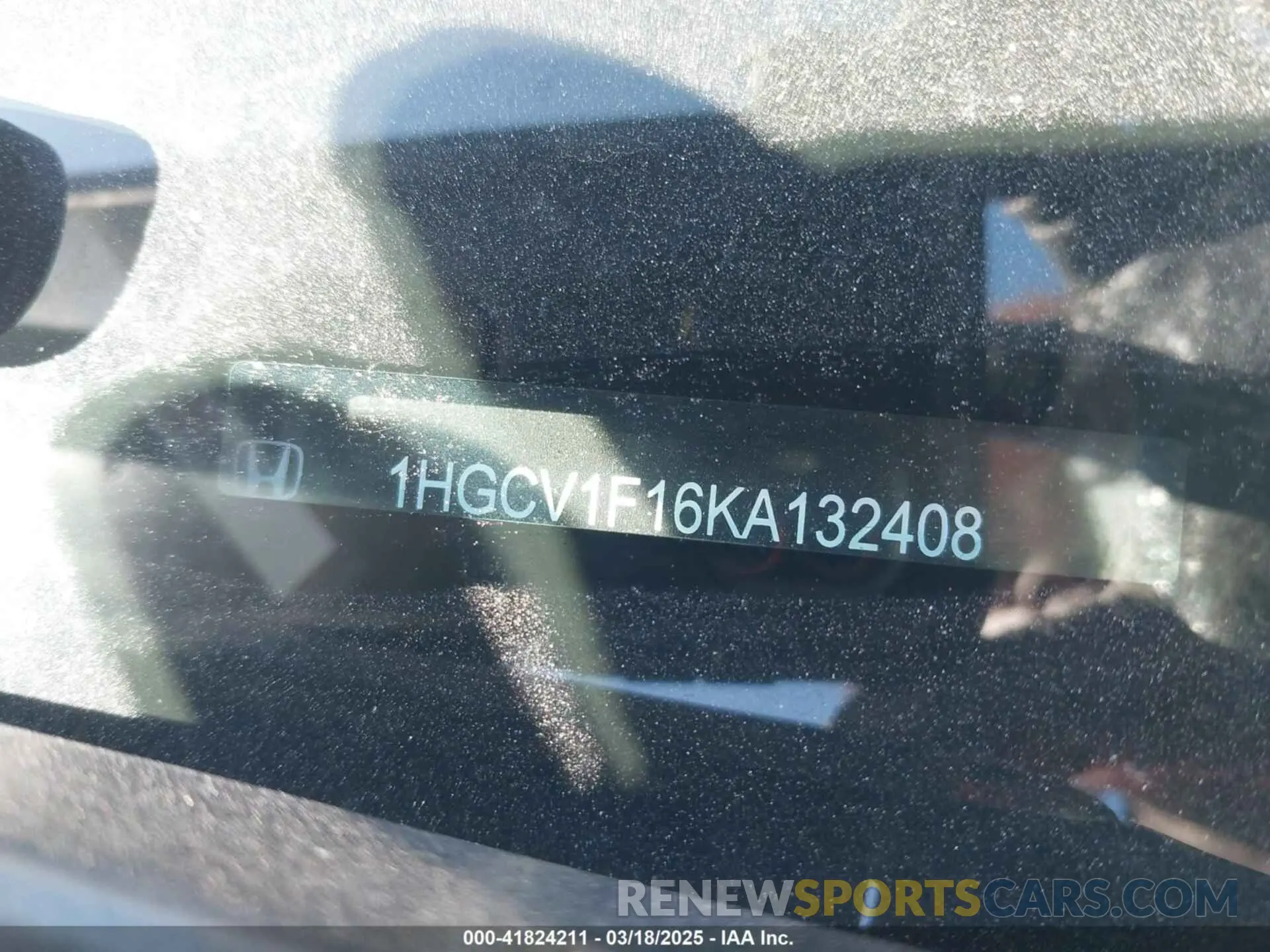 9 Photograph of a damaged car 1HGCV1F16KA132408 HONDA ACCORD 2019