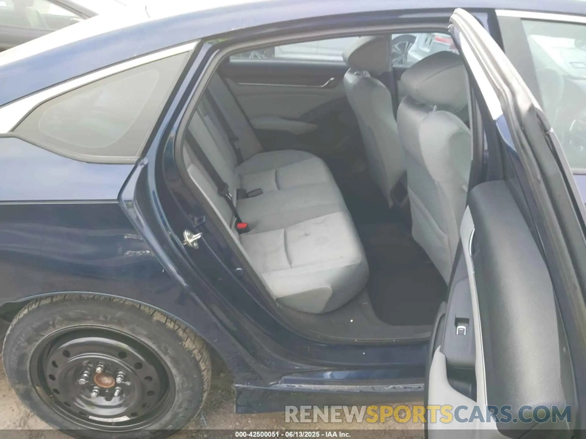 8 Photograph of a damaged car 1HGCV1F16KA159205 HONDA ACCORD 2019