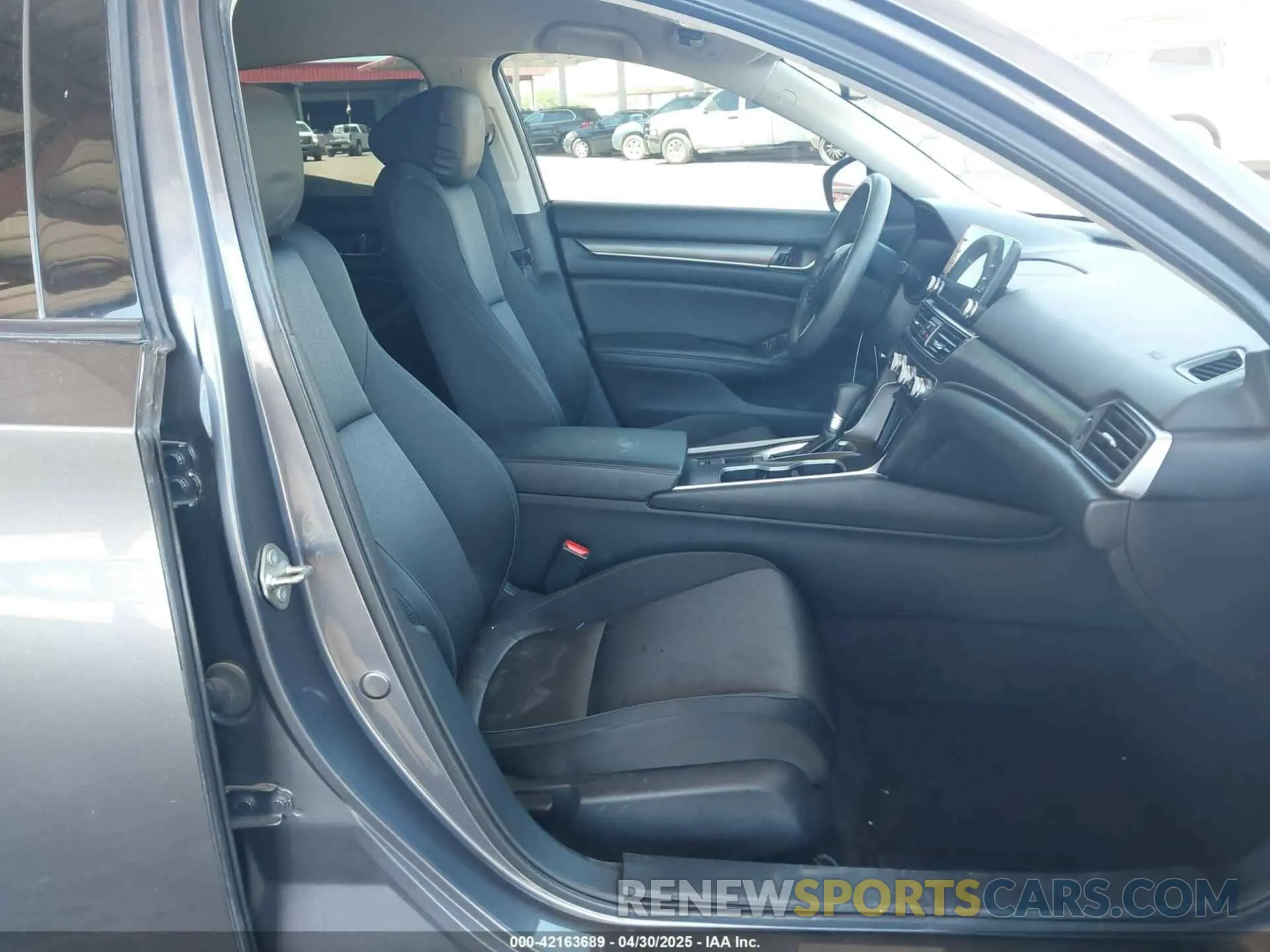 5 Photograph of a damaged car 1HGCV1F16KA174674 HONDA ACCORD 2019