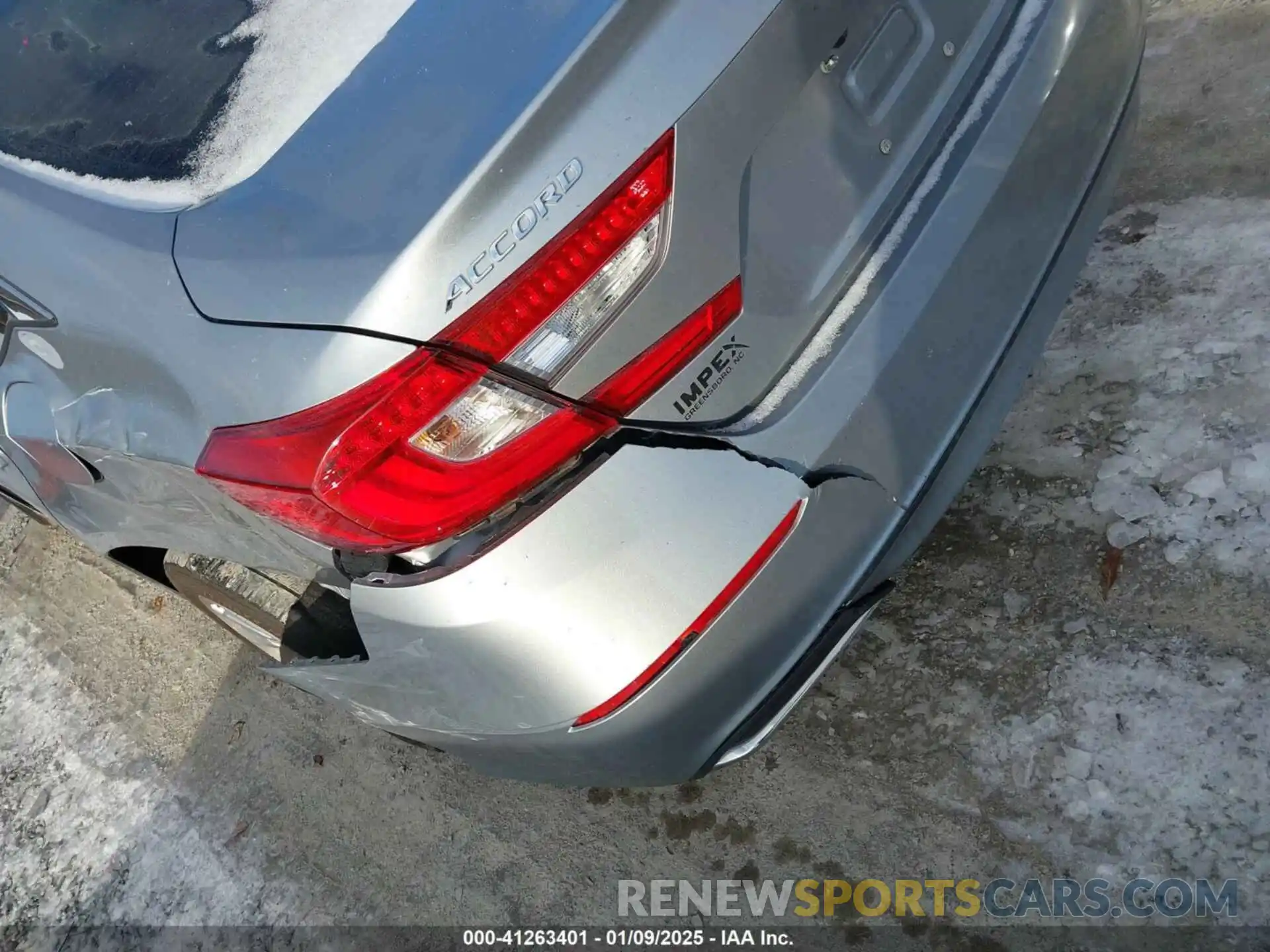 18 Photograph of a damaged car 1HGCV1F17KA049232 HONDA ACCORD 2019