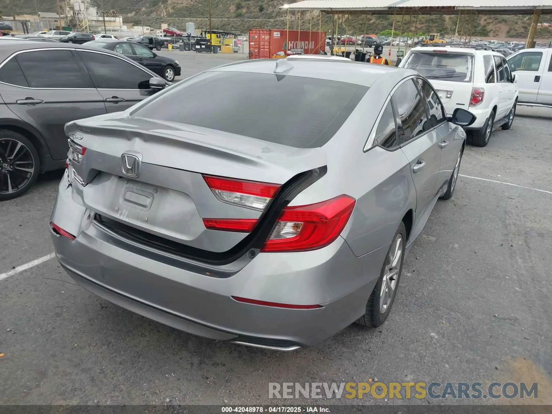 4 Photograph of a damaged car 1HGCV1F17KA085888 HONDA ACCORD 2019