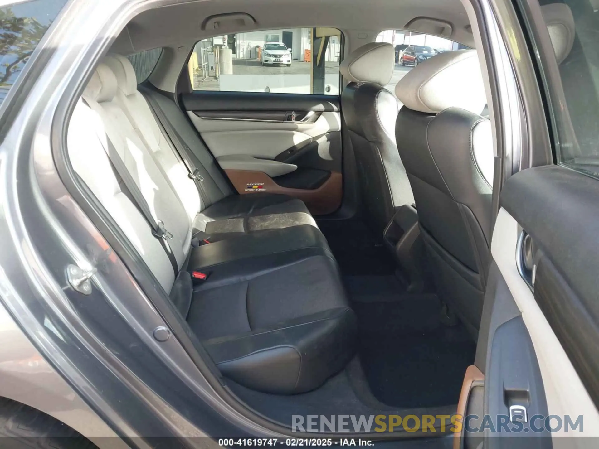 8 Photograph of a damaged car 1HGCV1F17KA149542 HONDA ACCORD 2019