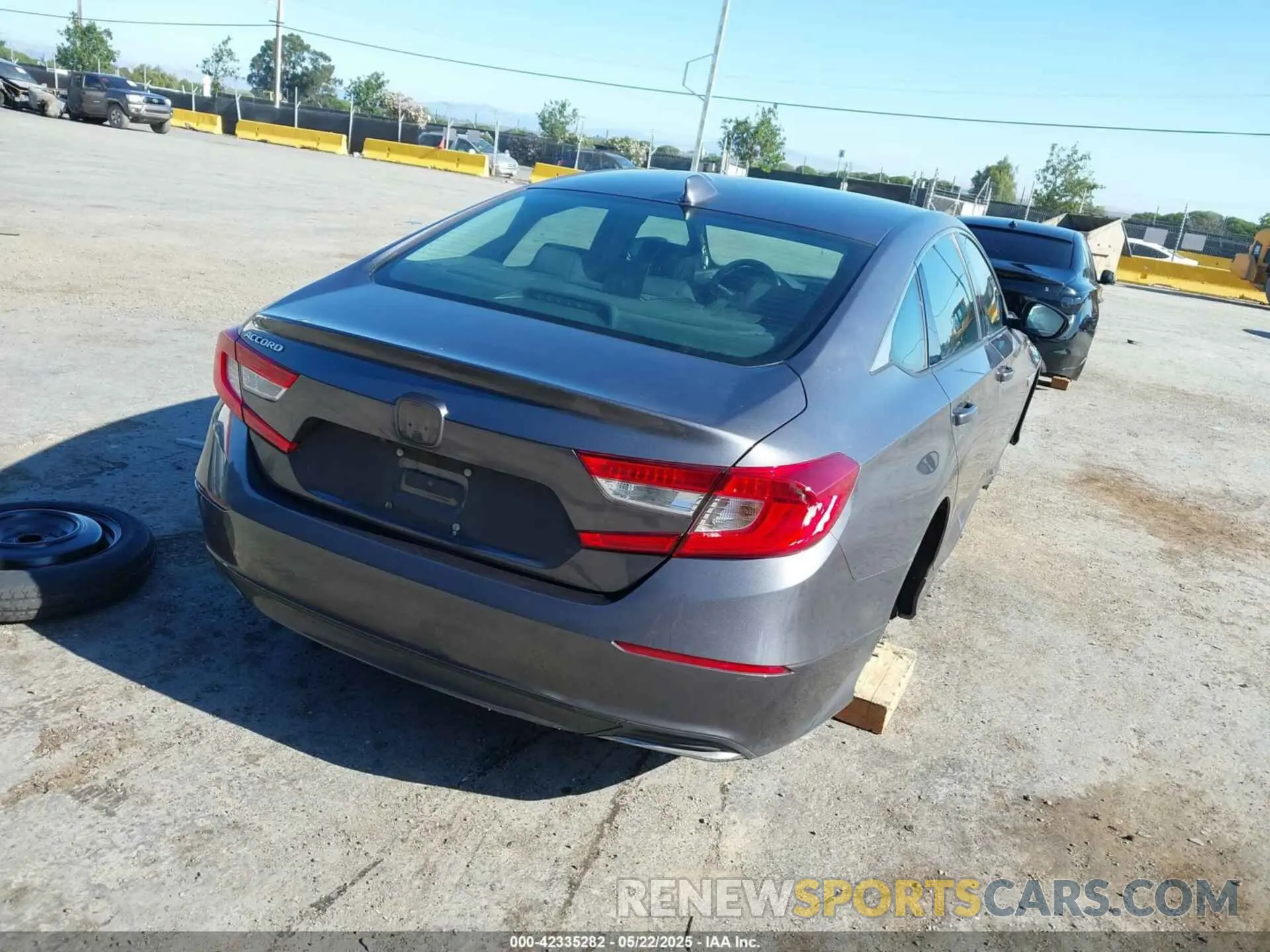 4 Photograph of a damaged car 1HGCV1F18KA043679 HONDA ACCORD 2019
