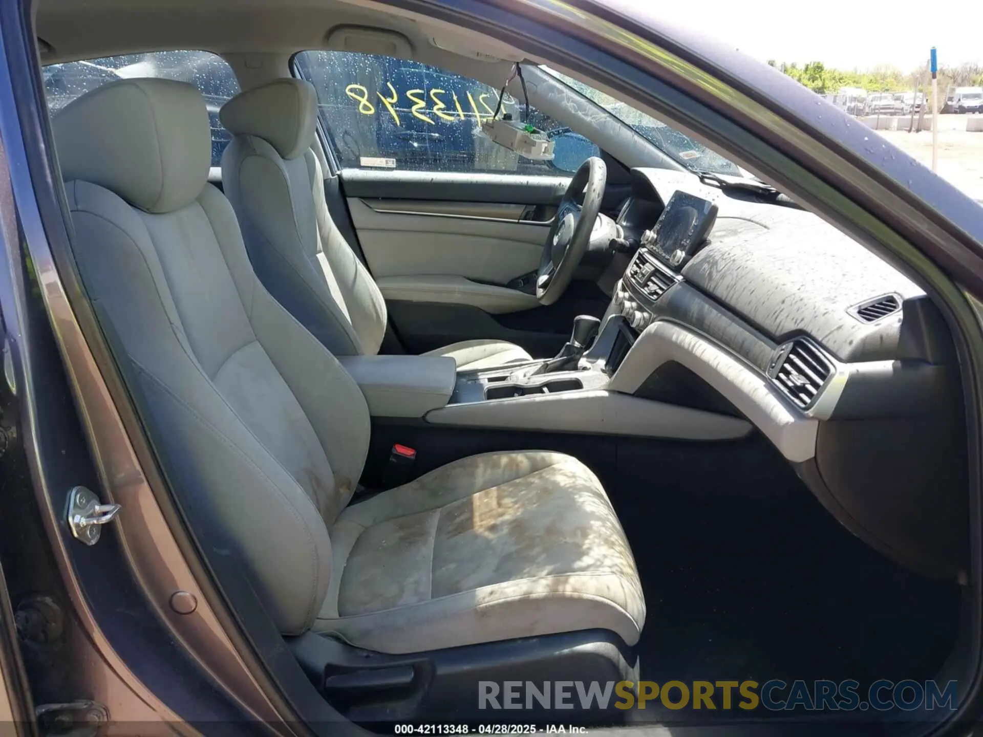 5 Photograph of a damaged car 1HGCV1F18KA069005 HONDA ACCORD 2019