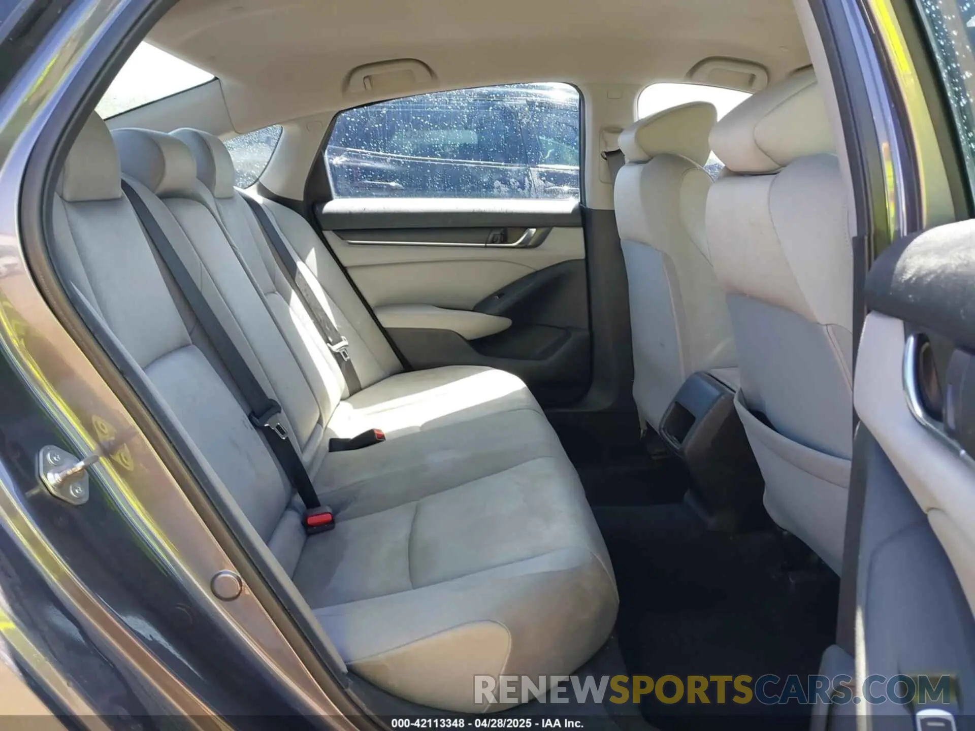 8 Photograph of a damaged car 1HGCV1F18KA069005 HONDA ACCORD 2019