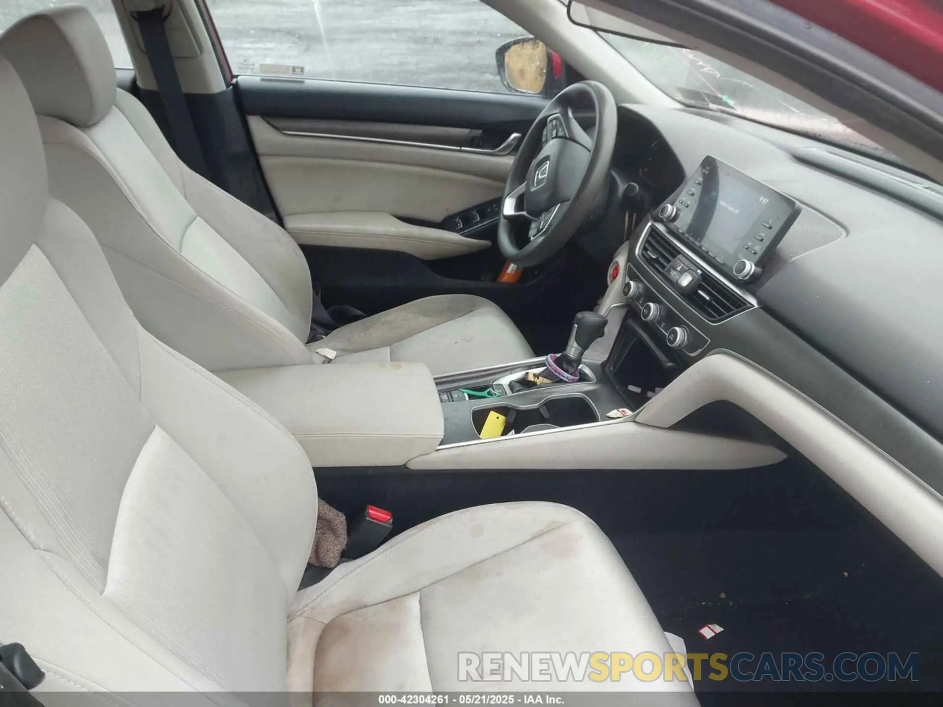 5 Photograph of a damaged car 1HGCV1F18KA082465 HONDA ACCORD 2019