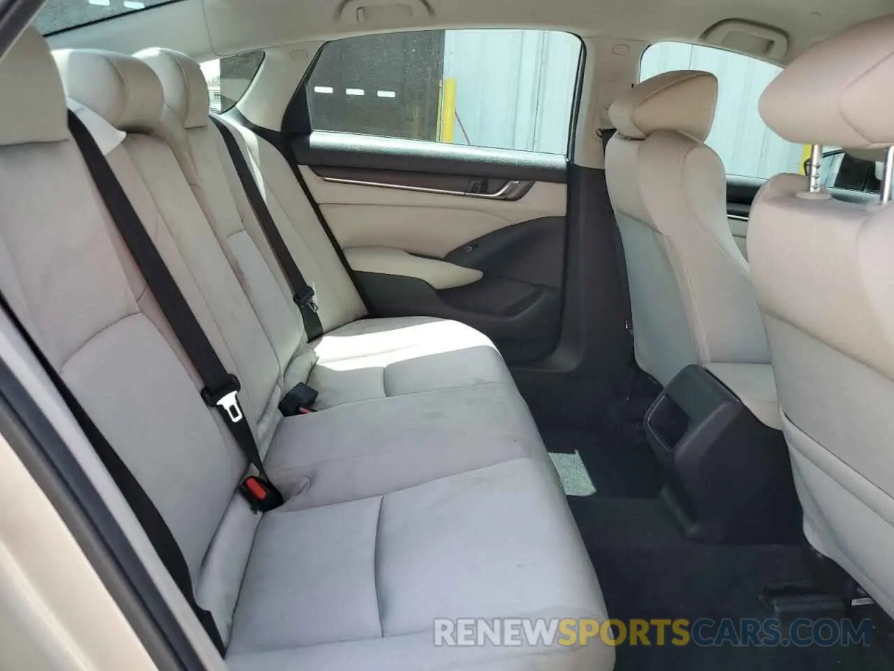 10 Photograph of a damaged car 1HGCV1F18KA106490 HONDA ACCORD 2019