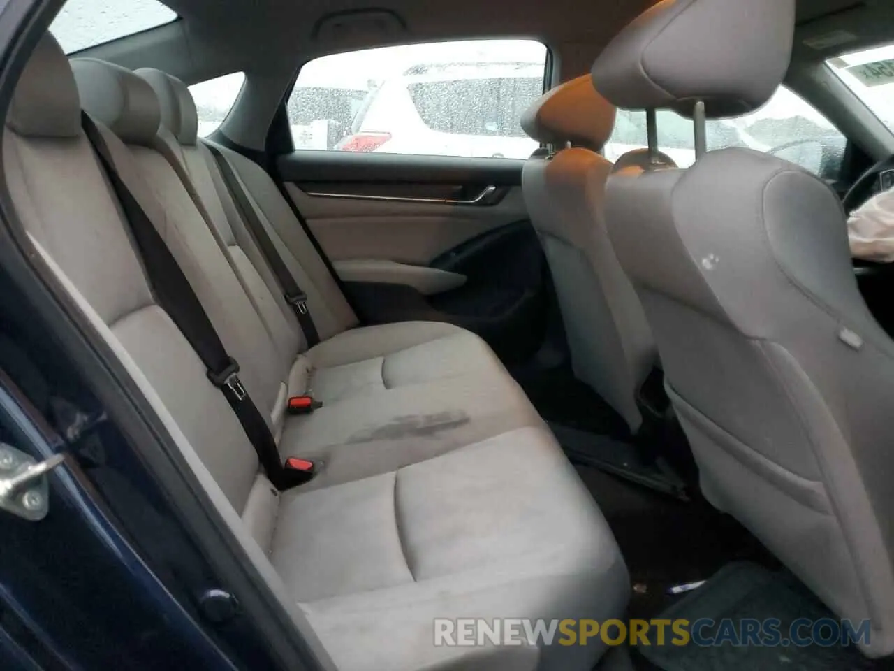 10 Photograph of a damaged car 1HGCV1F18KA133592 HONDA ACCORD 2019