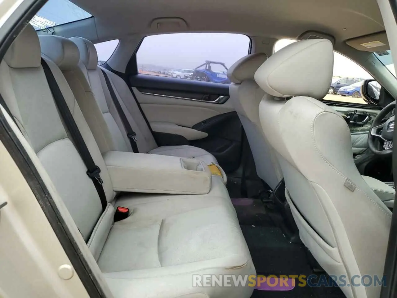 10 Photograph of a damaged car 1HGCV1F18KA139442 HONDA ACCORD 2019