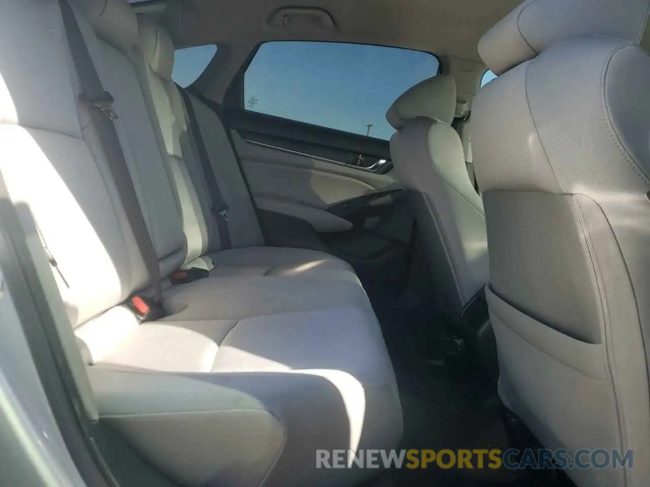 10 Photograph of a damaged car 1HGCV1F18KA146200 HONDA ACCORD 2019