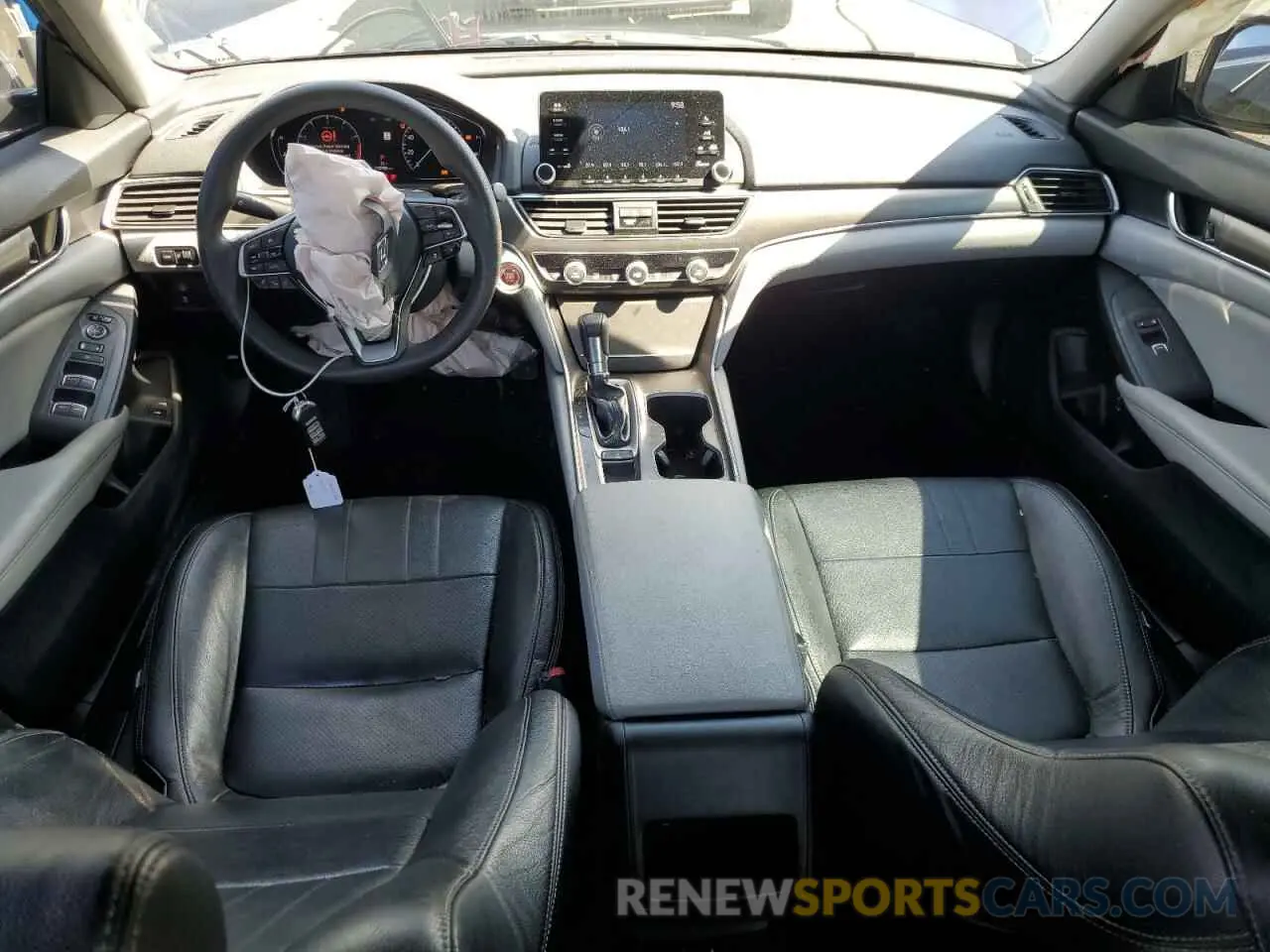 8 Photograph of a damaged car 1HGCV1F19KA032030 HONDA ACCORD 2019