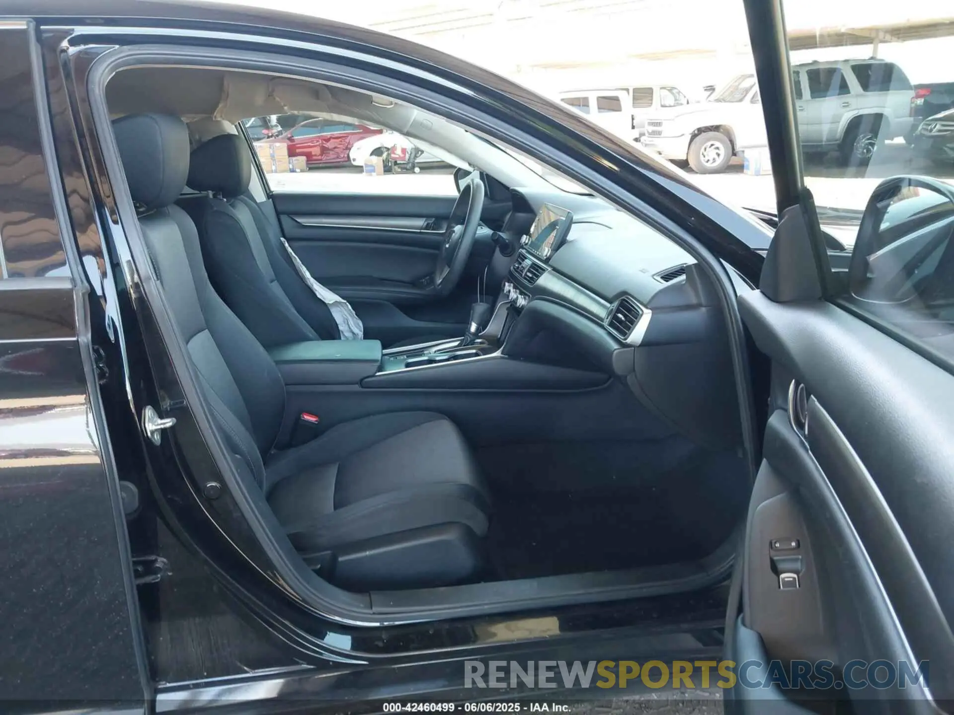 5 Photograph of a damaged car 1HGCV1F19KA076531 HONDA ACCORD 2019