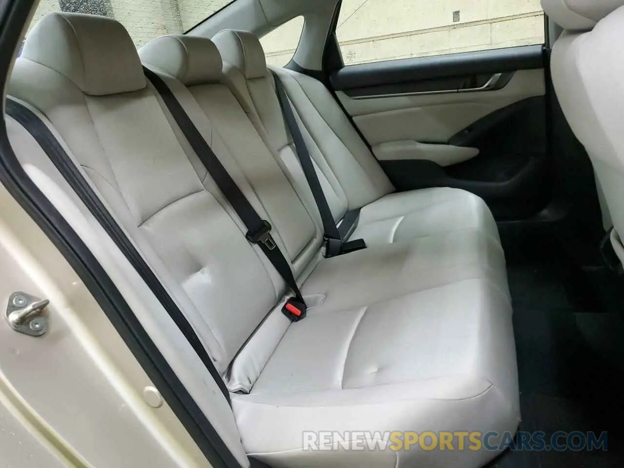 10 Photograph of a damaged car 1HGCV1F19KA114369 HONDA ACCORD 2019