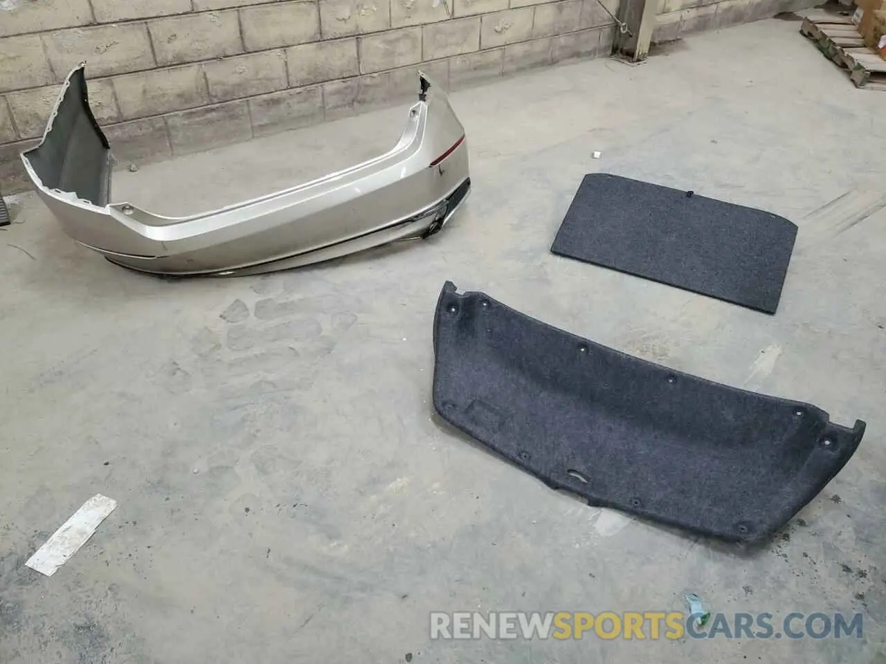 12 Photograph of a damaged car 1HGCV1F19KA114369 HONDA ACCORD 2019