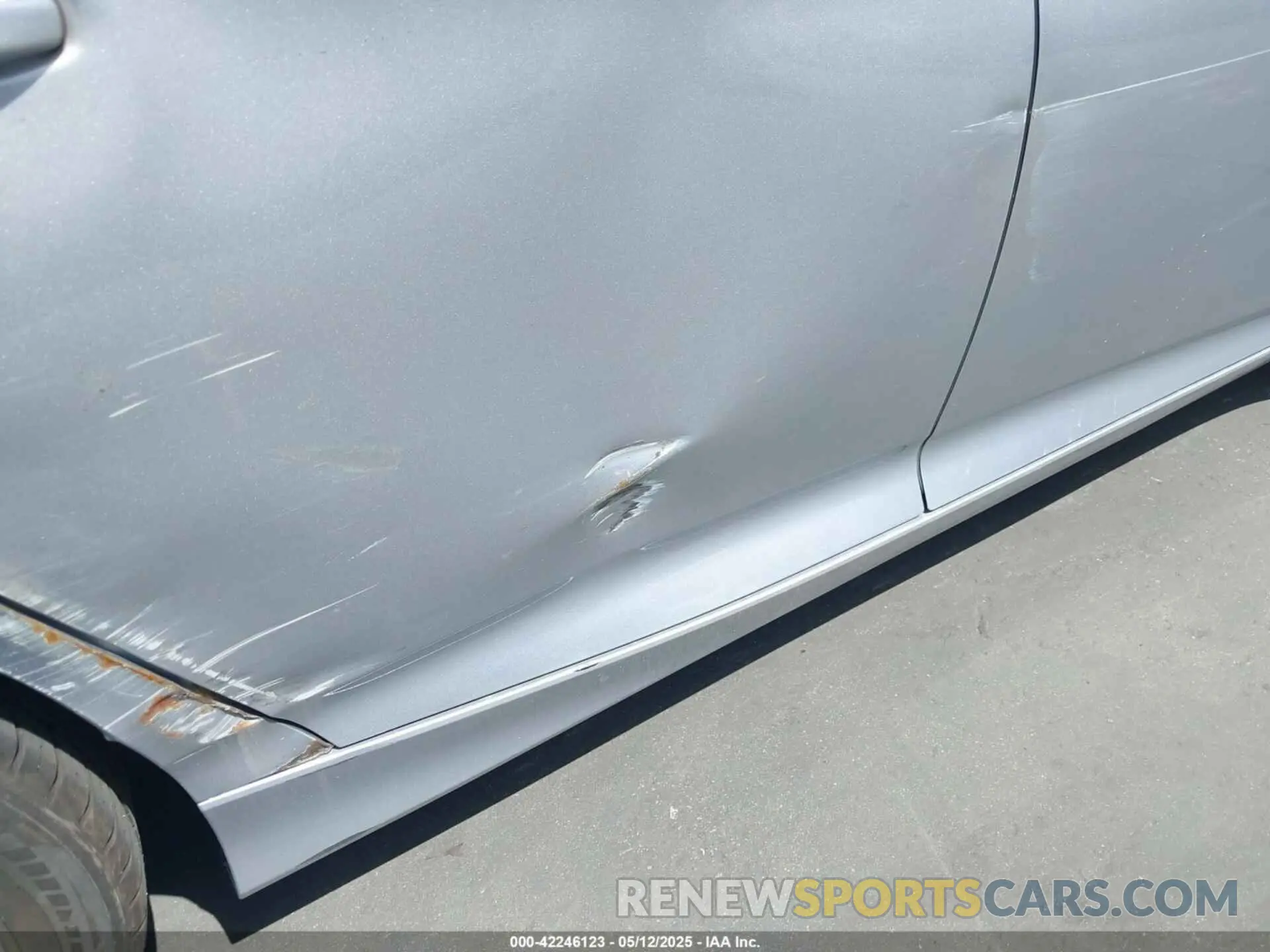 18 Photograph of a damaged car 1HGCV1F19KA120169 HONDA ACCORD 2019