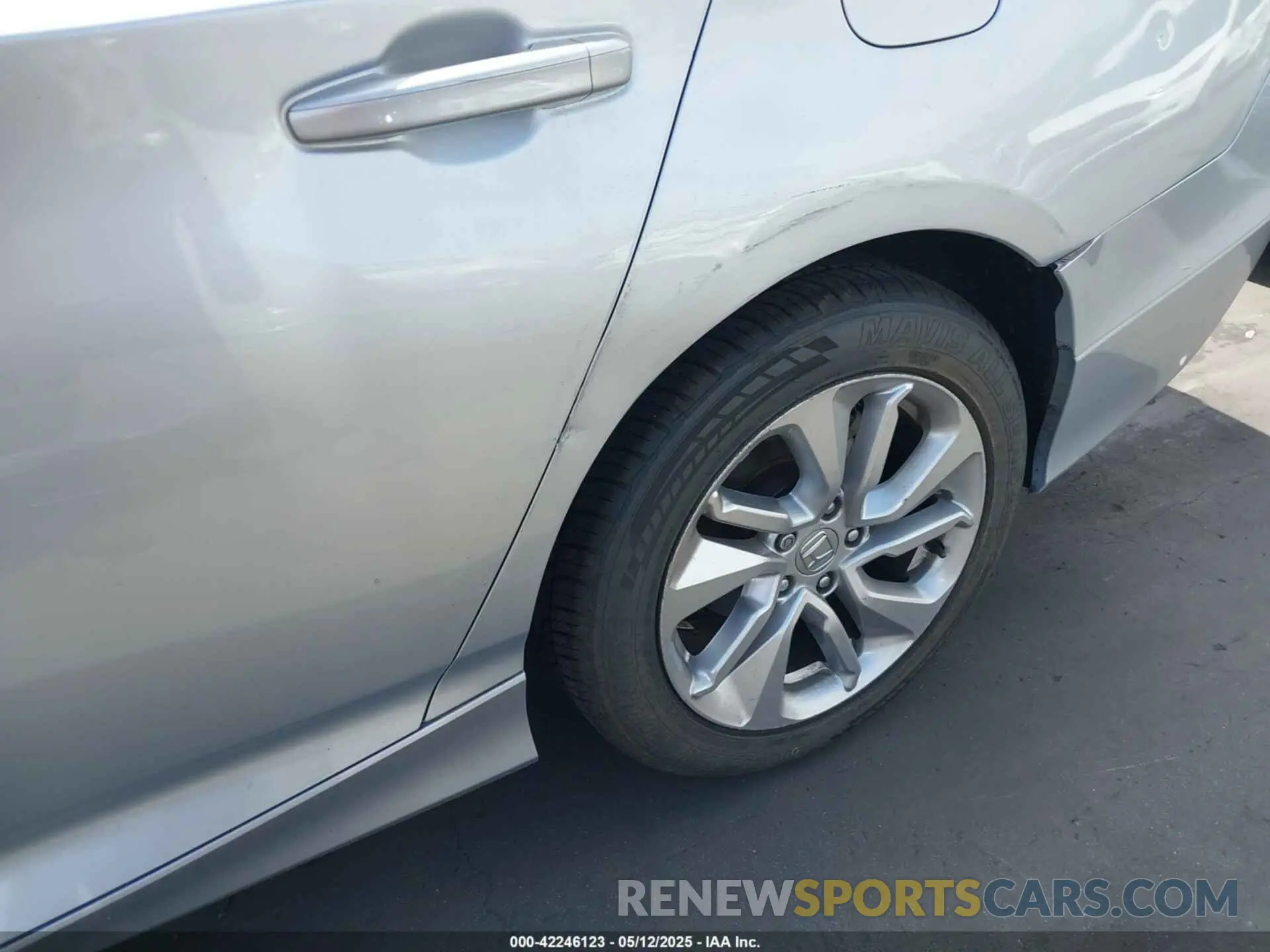 20 Photograph of a damaged car 1HGCV1F19KA120169 HONDA ACCORD 2019