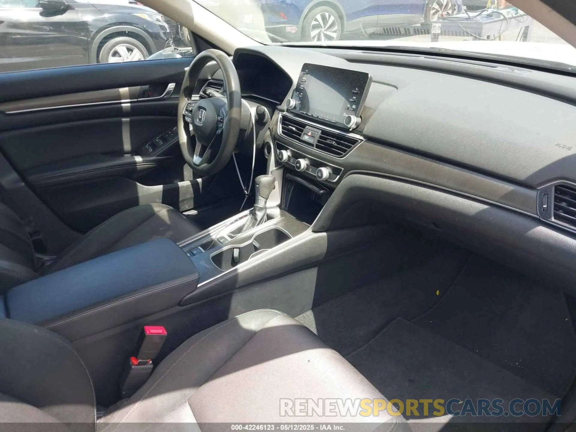 5 Photograph of a damaged car 1HGCV1F19KA120169 HONDA ACCORD 2019