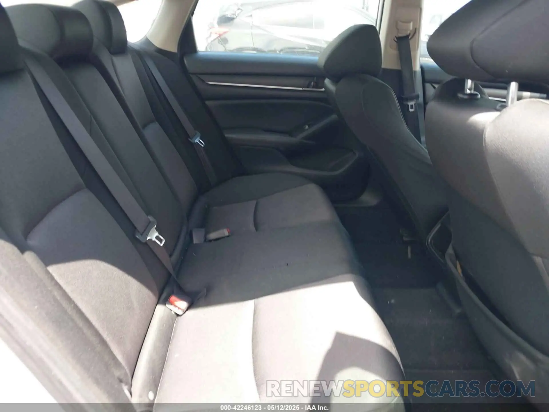 8 Photograph of a damaged car 1HGCV1F19KA120169 HONDA ACCORD 2019