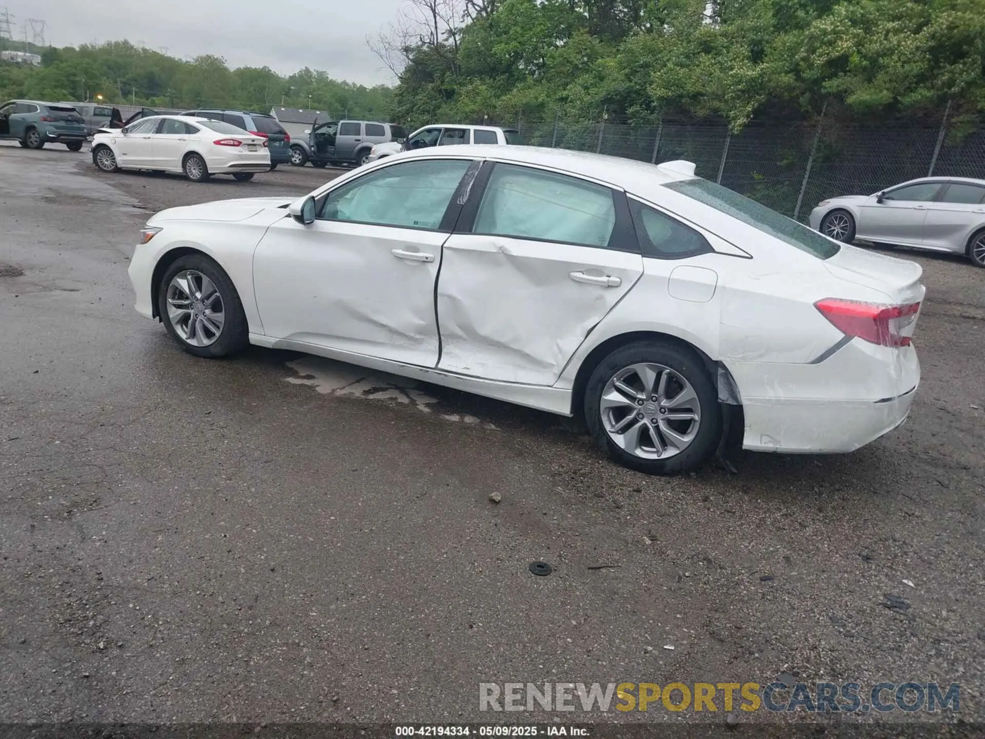 3 Photograph of a damaged car 1HGCV1F19KA128482 HONDA ACCORD 2019