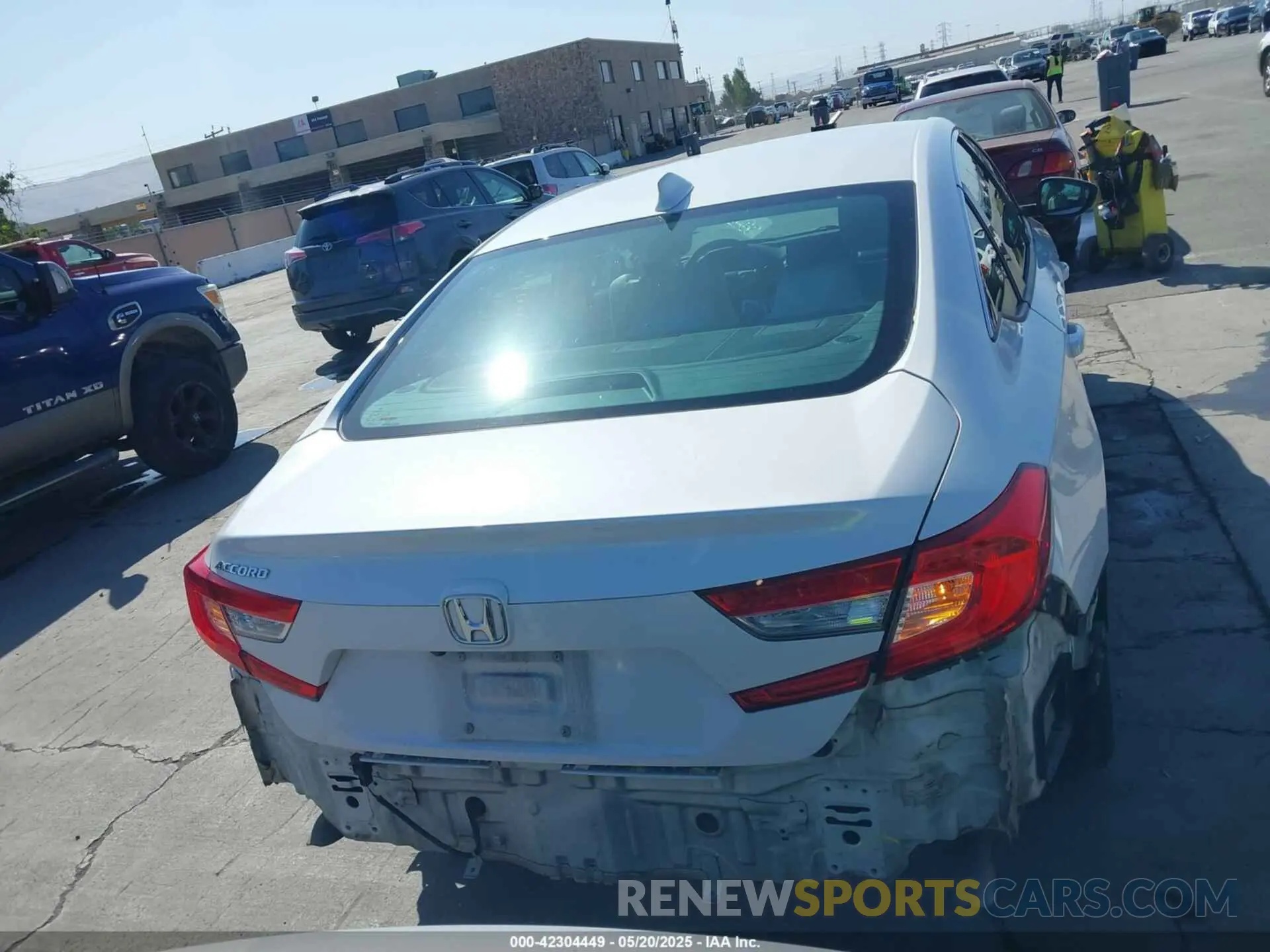 17 Photograph of a damaged car 1HGCV1F19KA142916 HONDA ACCORD 2019