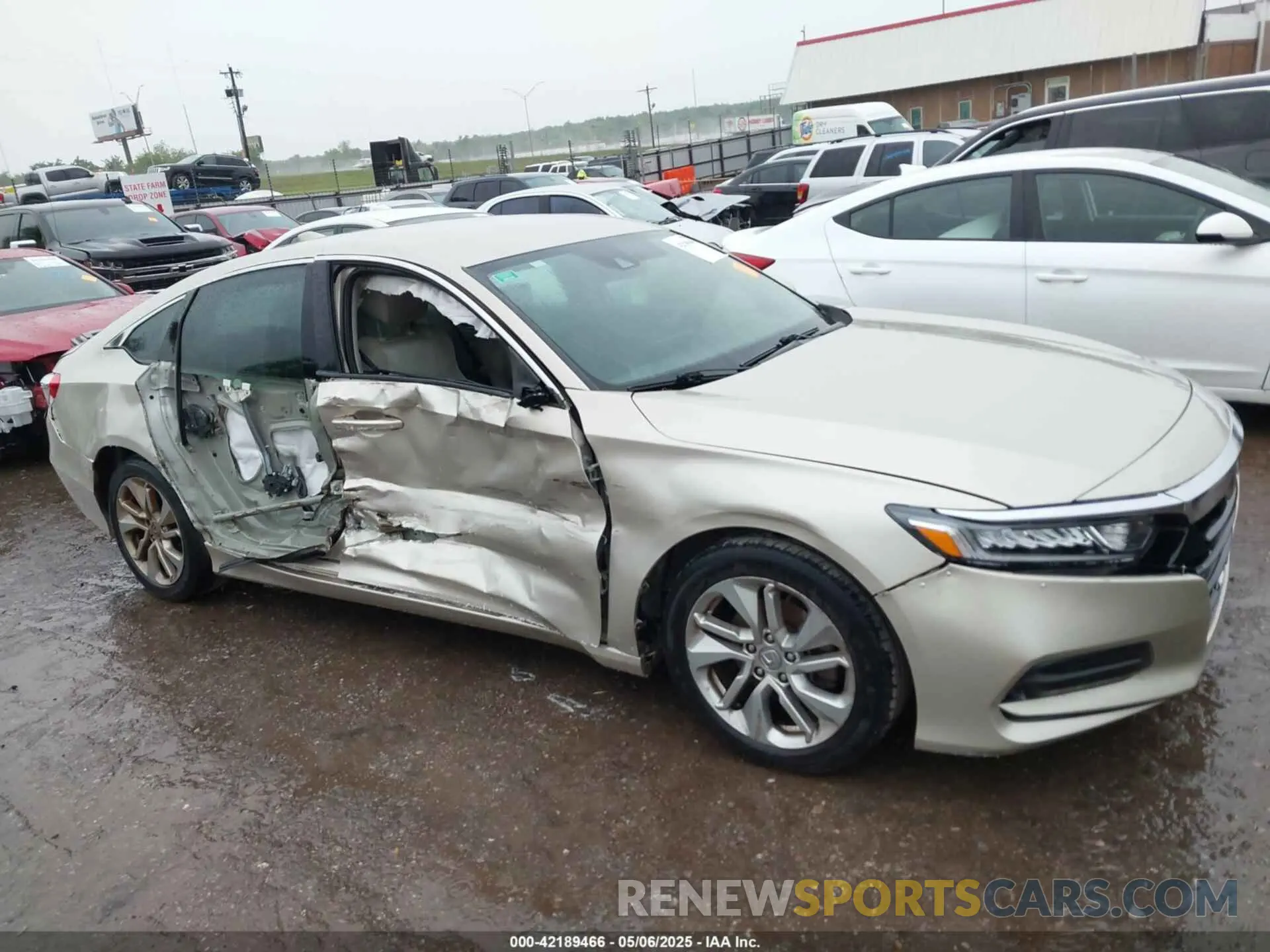 13 Photograph of a damaged car 1HGCV1F1XKA082614 HONDA ACCORD 2019