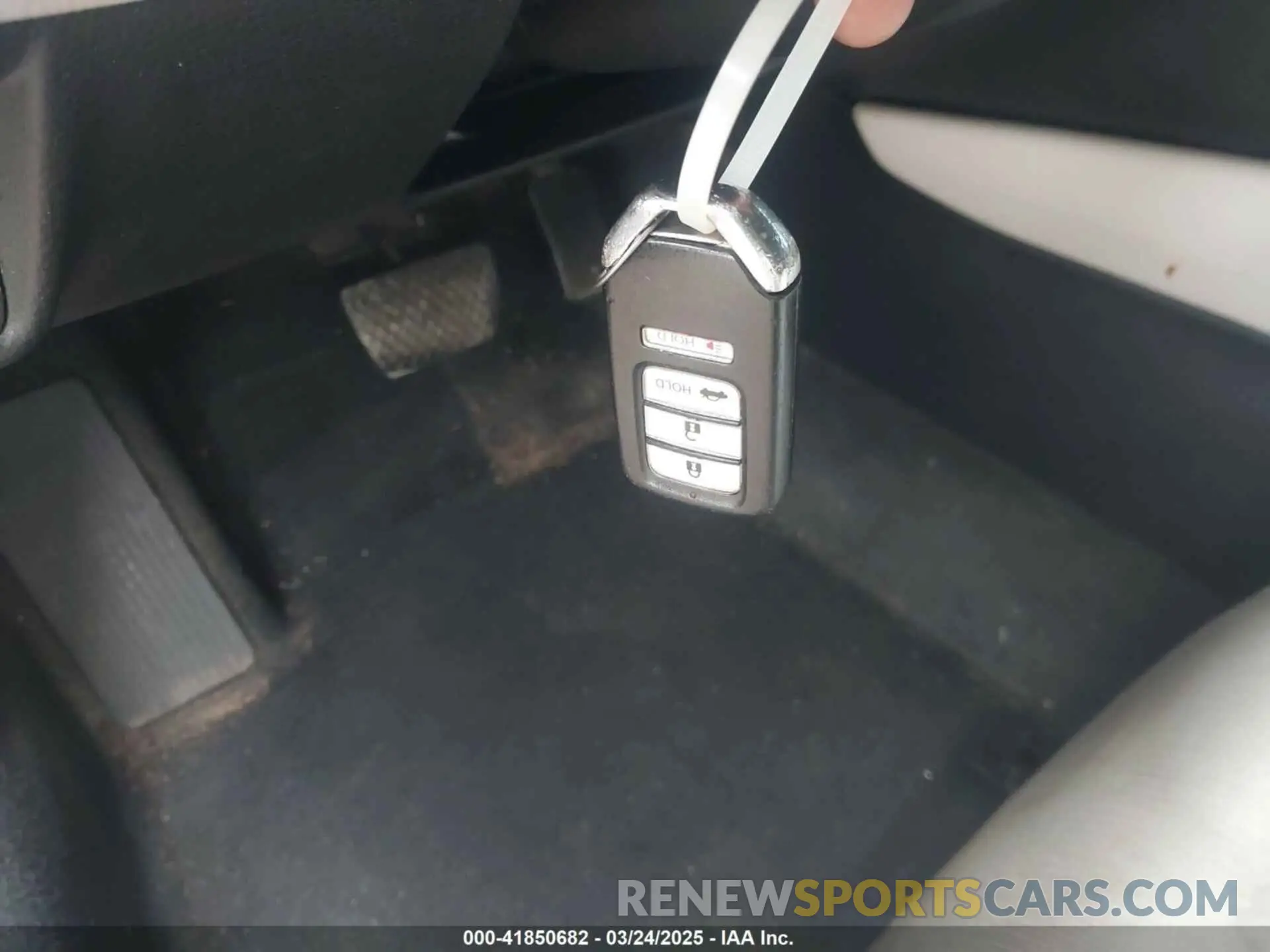 11 Photograph of a damaged car 1HGCV1F1XKA093581 HONDA ACCORD 2019
