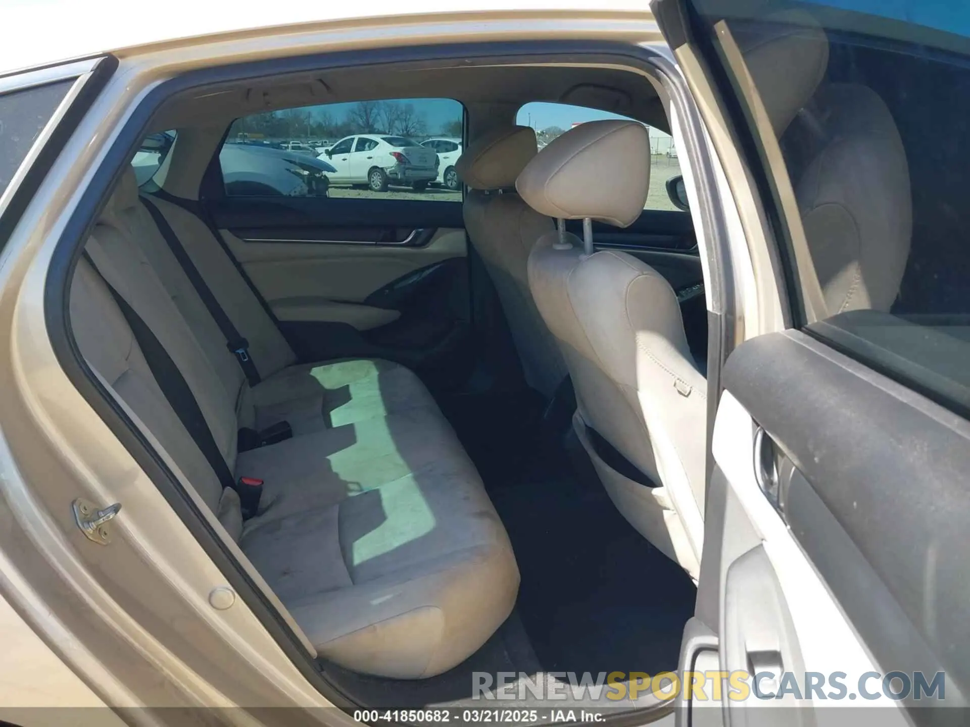 8 Photograph of a damaged car 1HGCV1F1XKA093581 HONDA ACCORD 2019