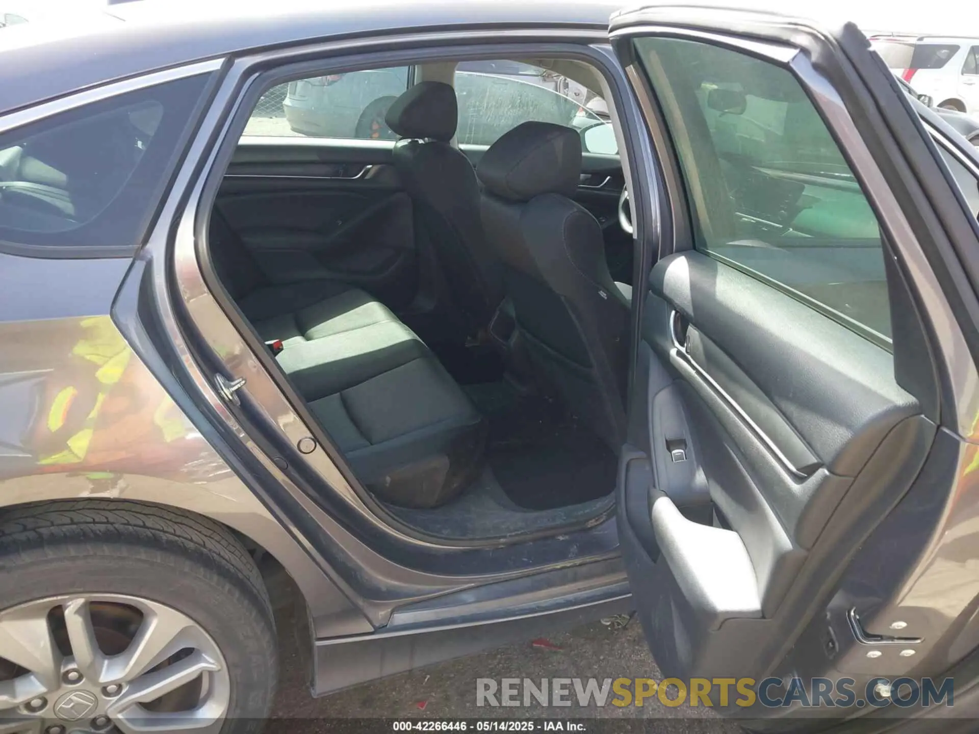 8 Photograph of a damaged car 1HGCV1F1XKA096688 HONDA ACCORD 2019