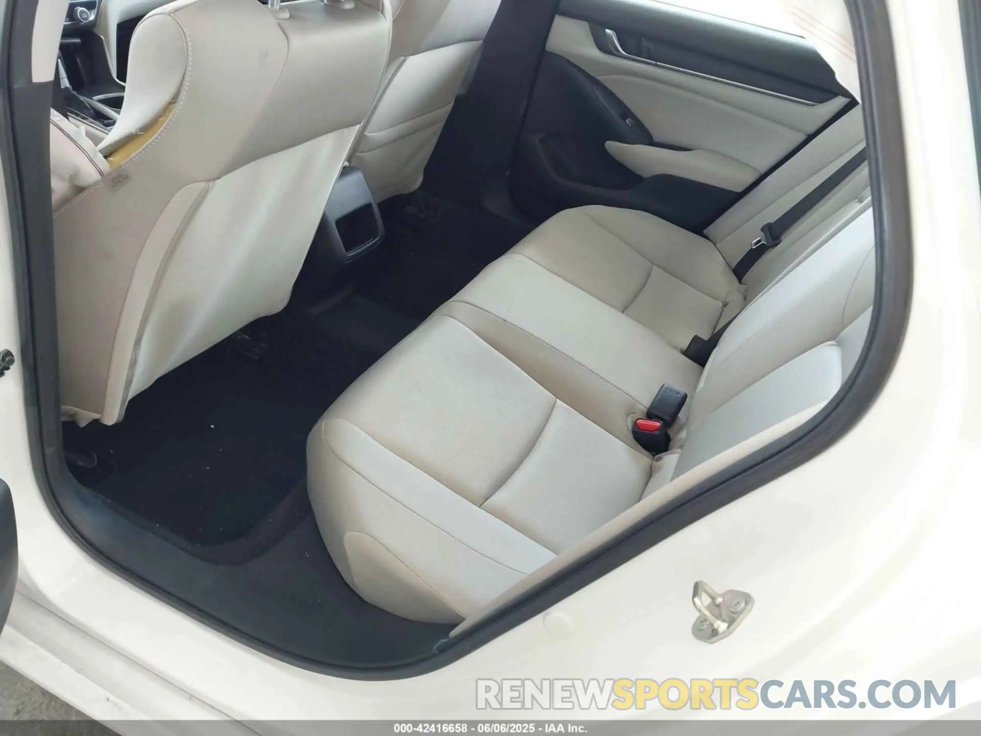 8 Photograph of a damaged car 1HGCV1F1XKA155027 HONDA ACCORD 2019