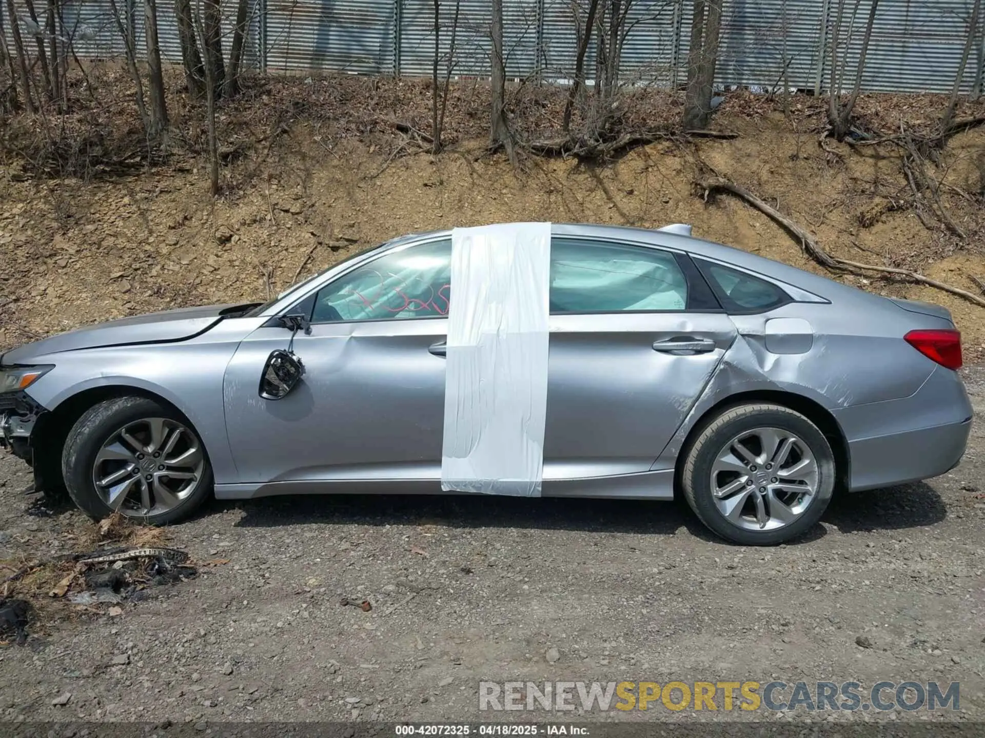 15 Photograph of a damaged car 1HGCV1F1XKA177139 HONDA ACCORD 2019