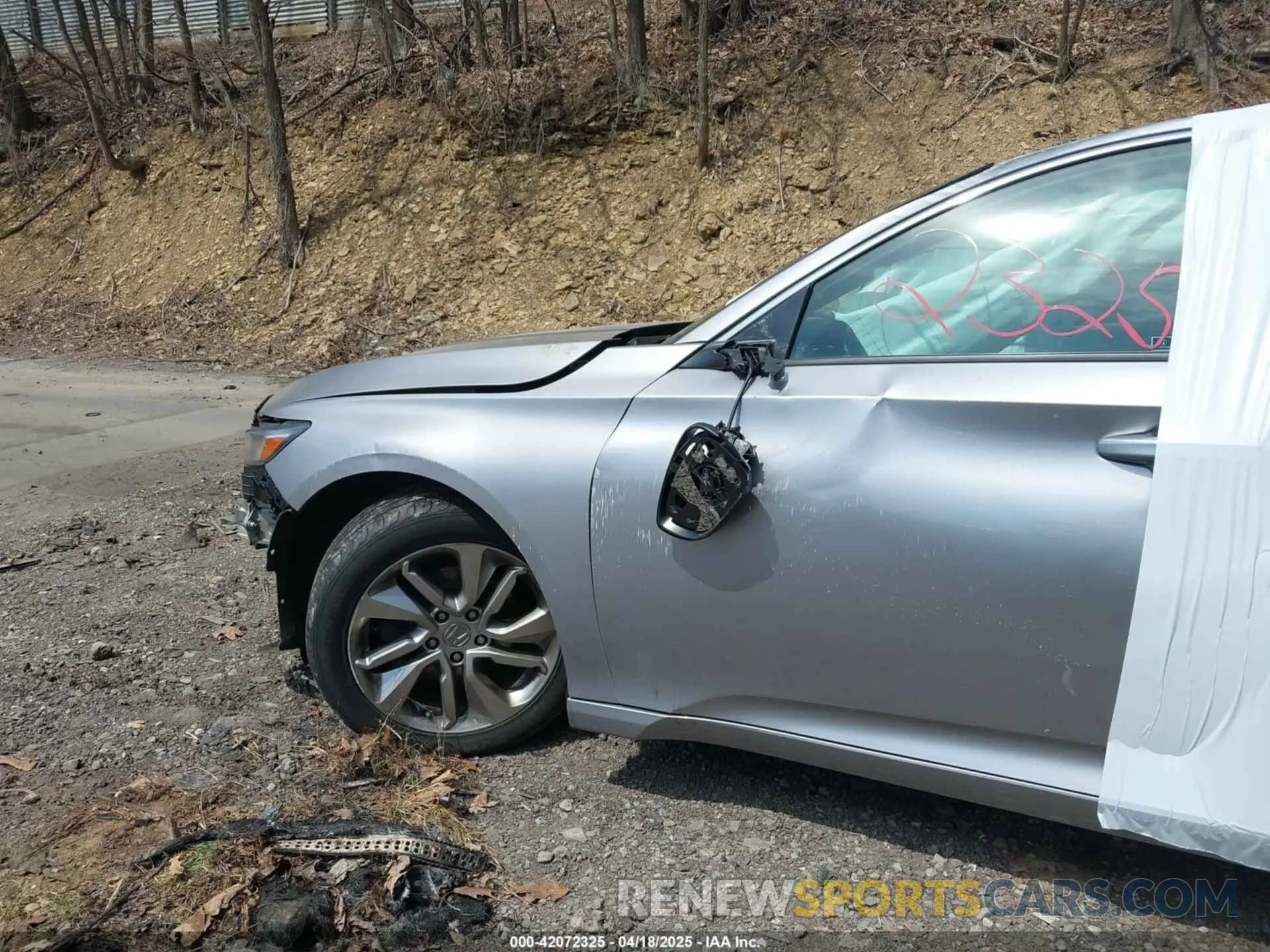18 Photograph of a damaged car 1HGCV1F1XKA177139 HONDA ACCORD 2019