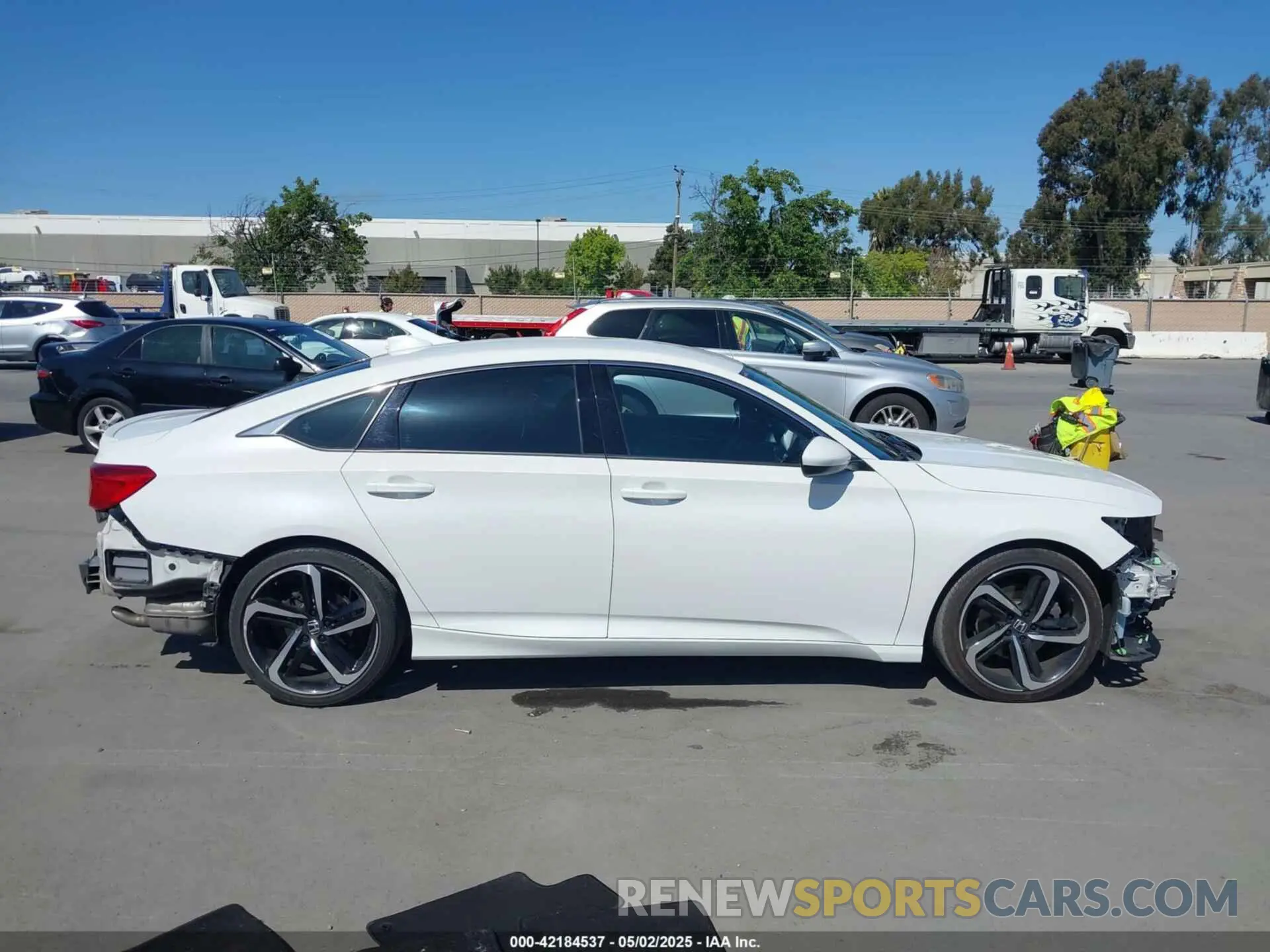 14 Photograph of a damaged car 1HGCV1F30KA031639 HONDA ACCORD 2019