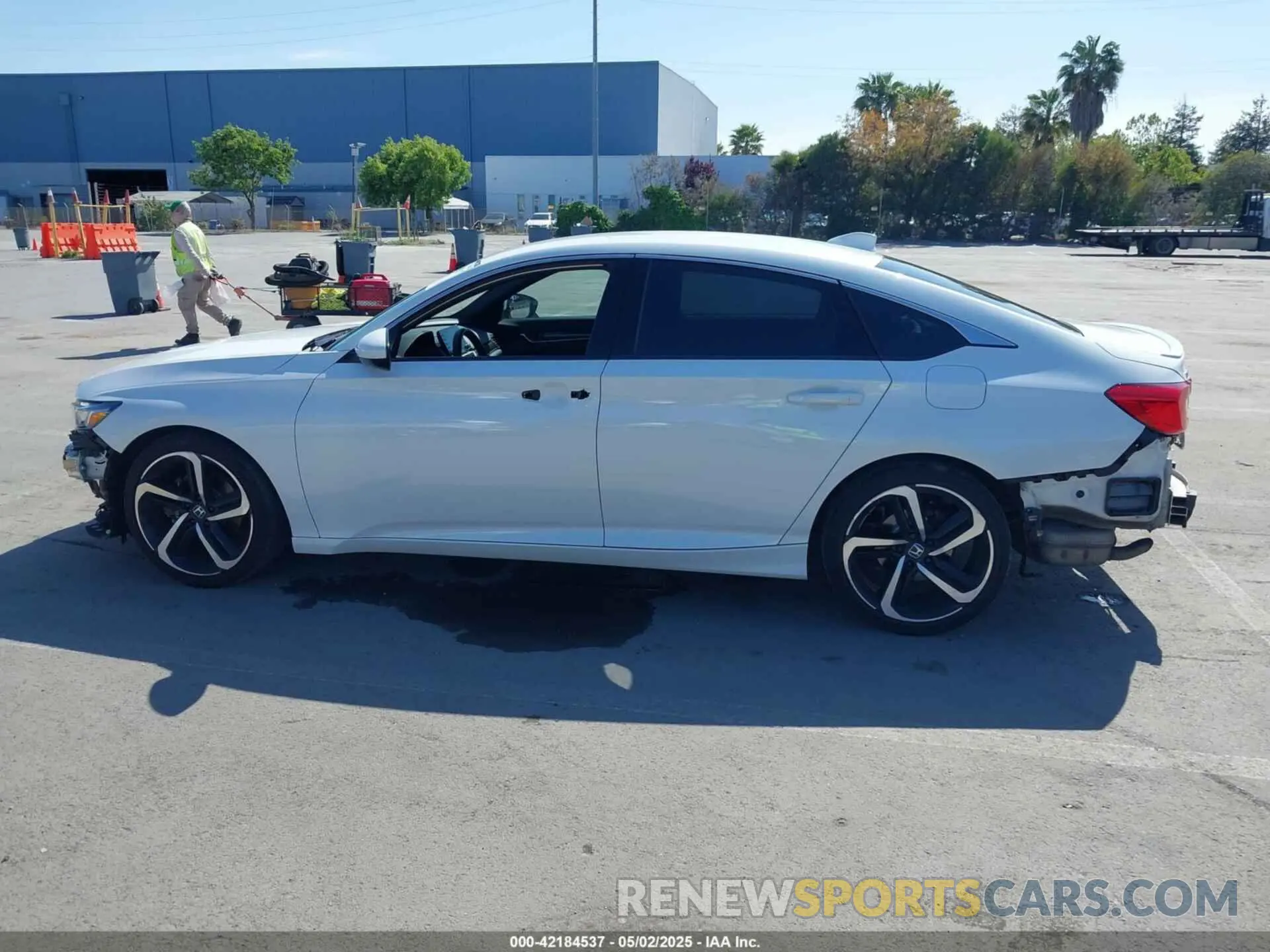 15 Photograph of a damaged car 1HGCV1F30KA031639 HONDA ACCORD 2019