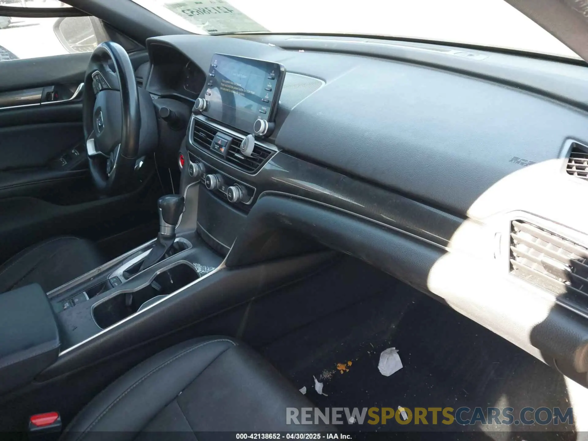 5 Photograph of a damaged car 1HGCV1F30KA078296 HONDA ACCORD 2019