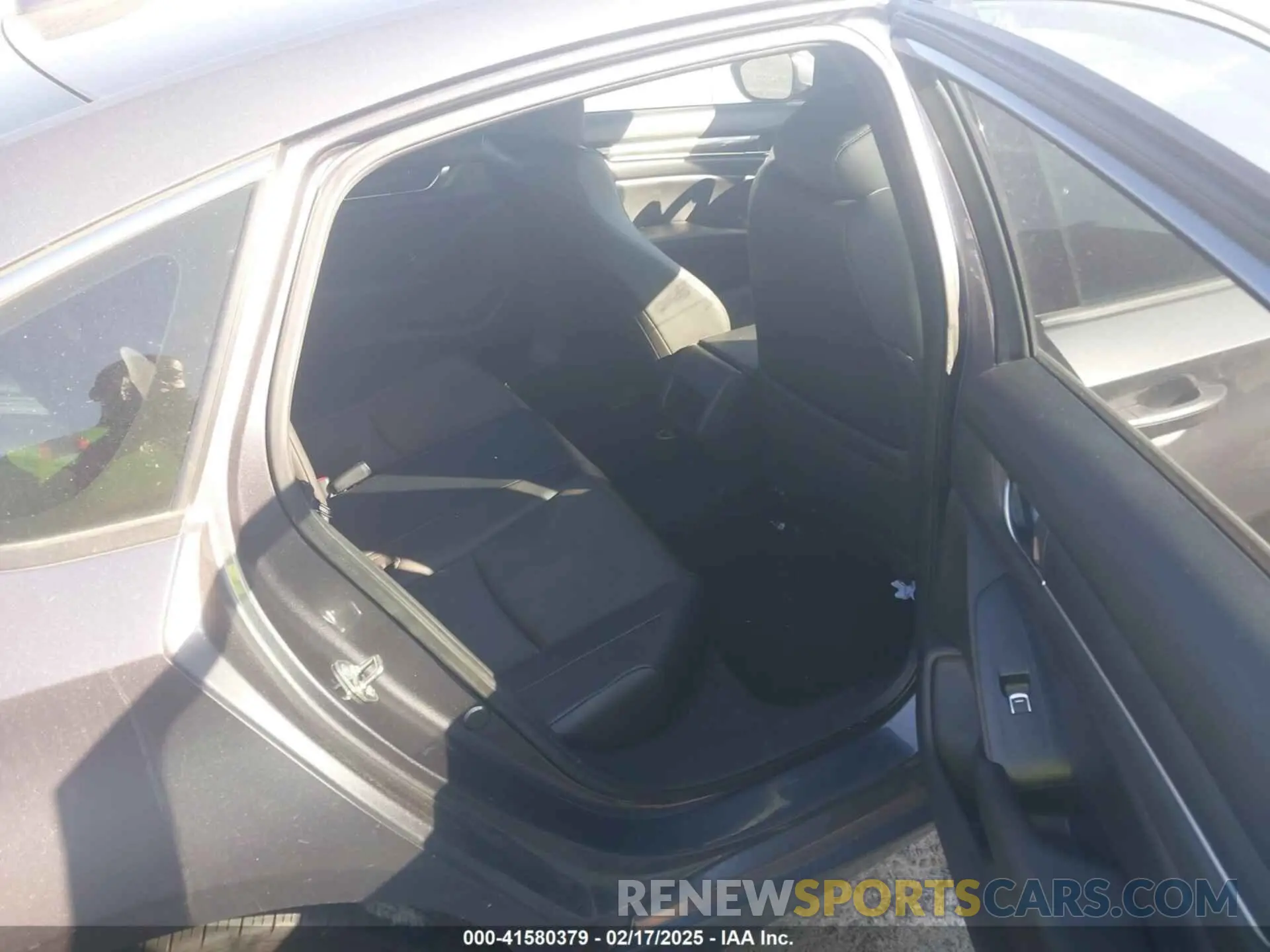 8 Photograph of a damaged car 1HGCV1F30KA086821 HONDA ACCORD 2019