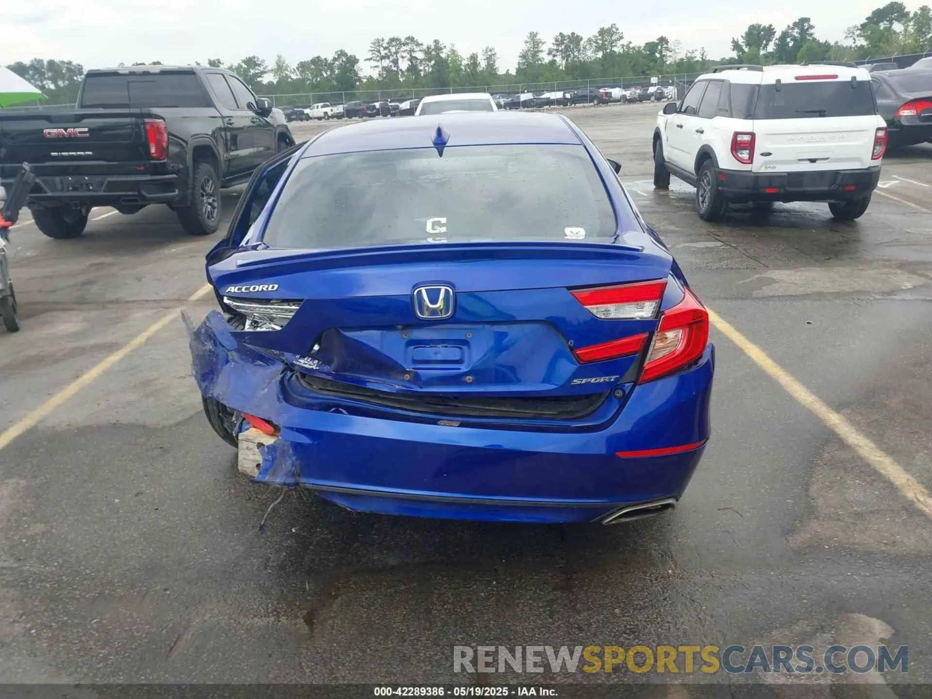 16 Photograph of a damaged car 1HGCV1F30KA112222 HONDA ACCORD 2019