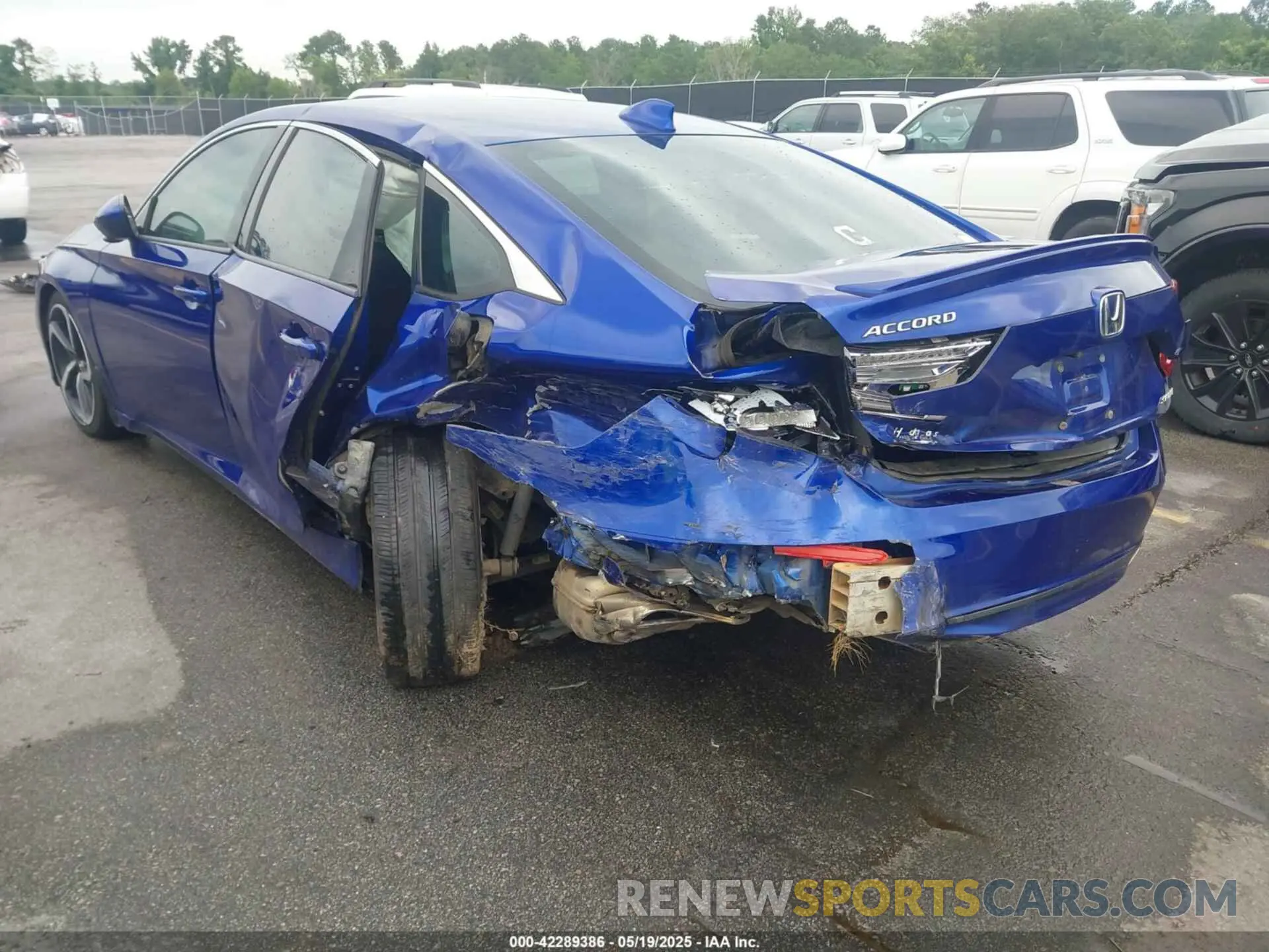 6 Photograph of a damaged car 1HGCV1F30KA112222 HONDA ACCORD 2019