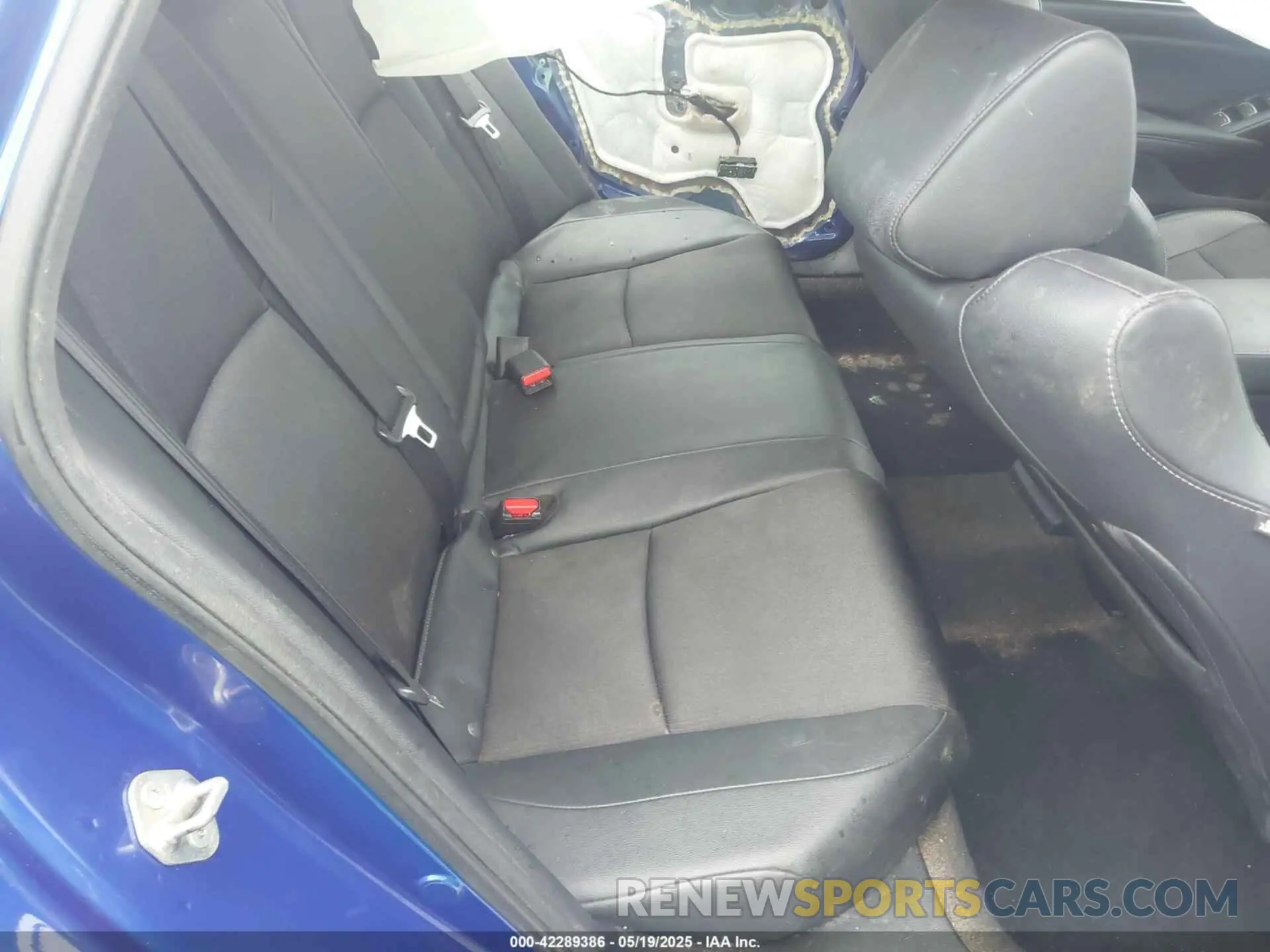 8 Photograph of a damaged car 1HGCV1F30KA112222 HONDA ACCORD 2019