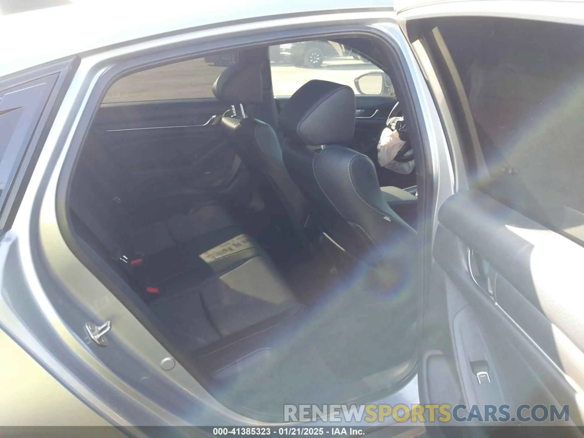 8 Photograph of a damaged car 1HGCV1F30KA123818 HONDA ACCORD 2019